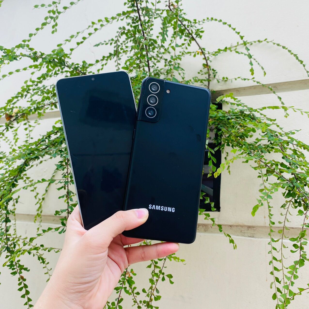 Mô hình trưng bày samsung s21+ và s21 Ultra