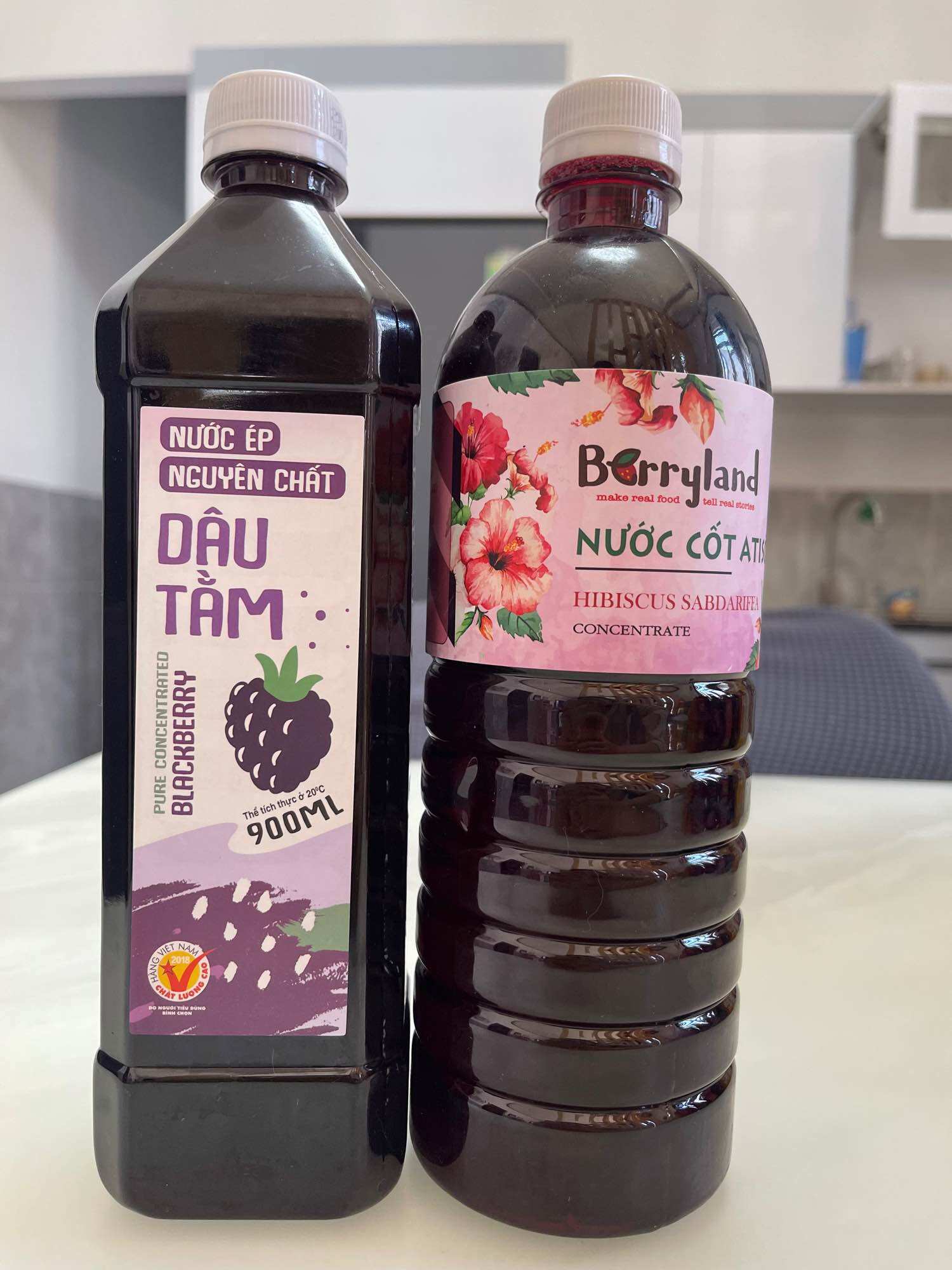 Combo 1 Nước Cốt Dâu Tằm và 1 Nước Cốt Hoa Atiso Đỏ mỗi chai 1000 g/900ml siro