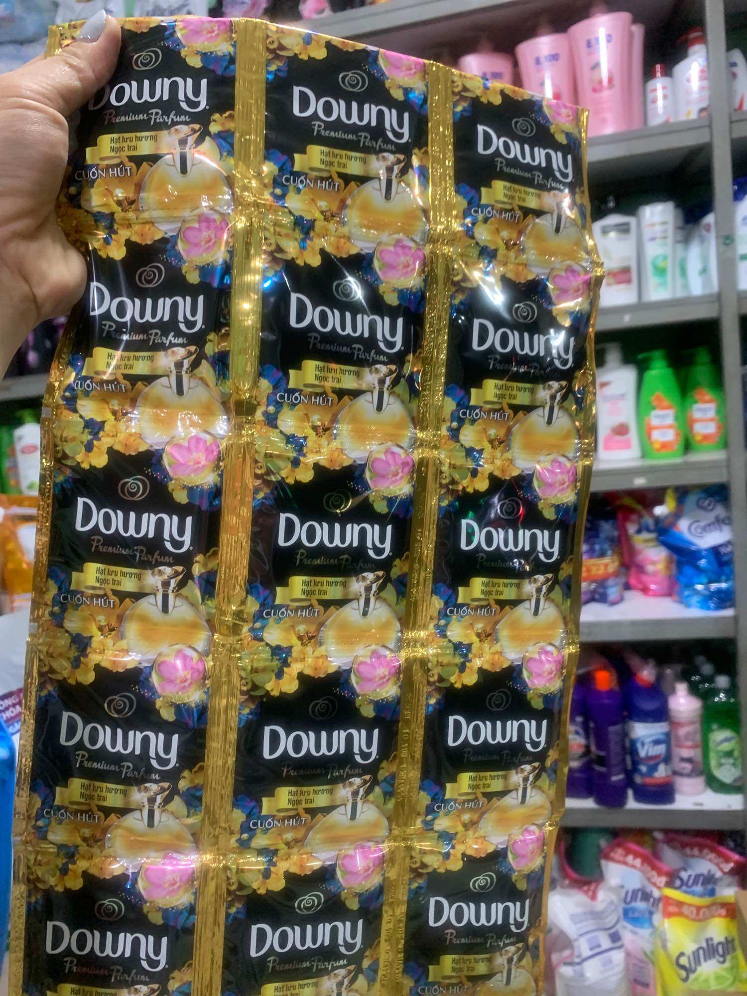 Combo 3 dây nước xả vải Downy hương cuốn hút