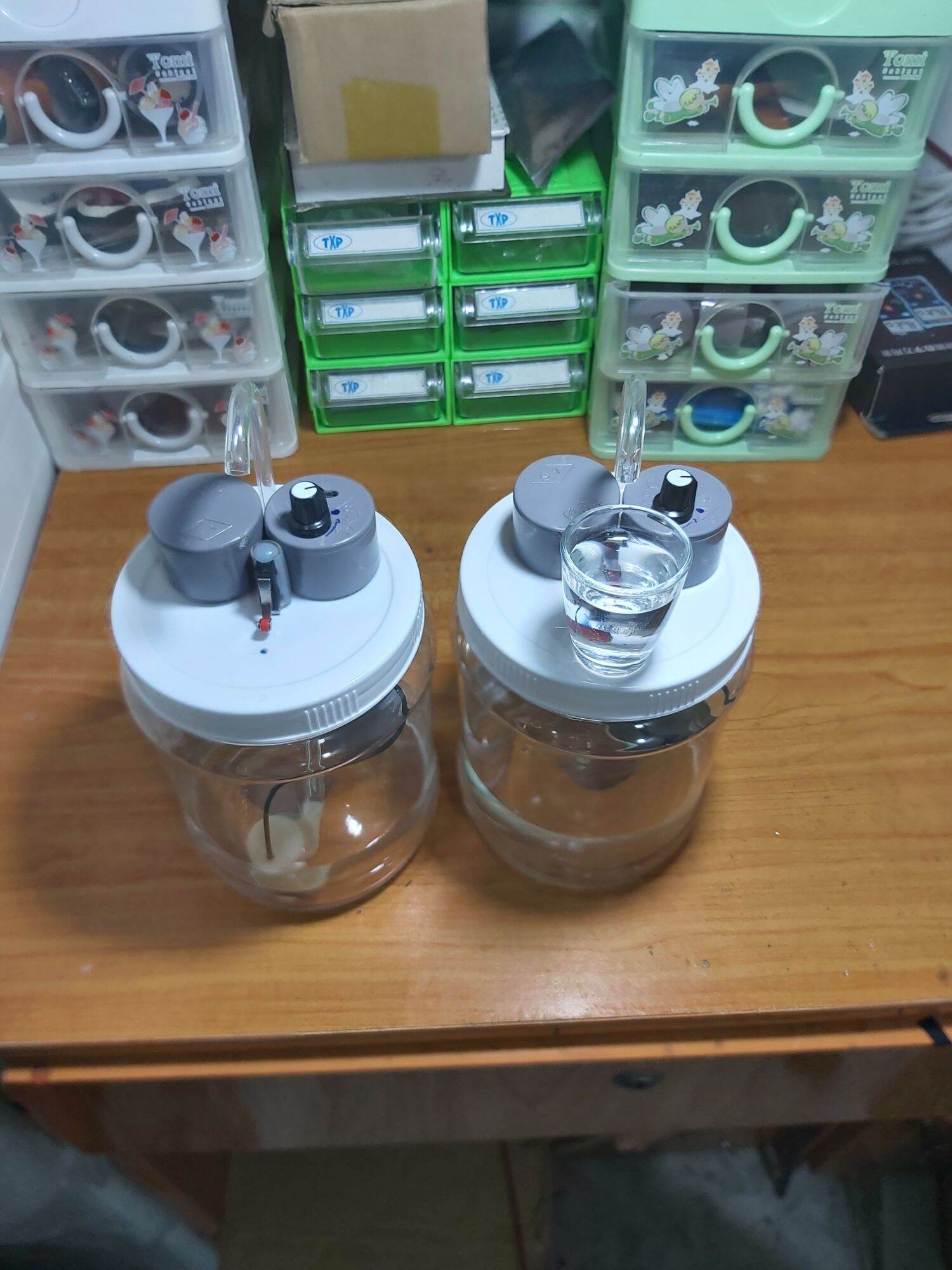 Bình đựng rót rượuuu thông minh
