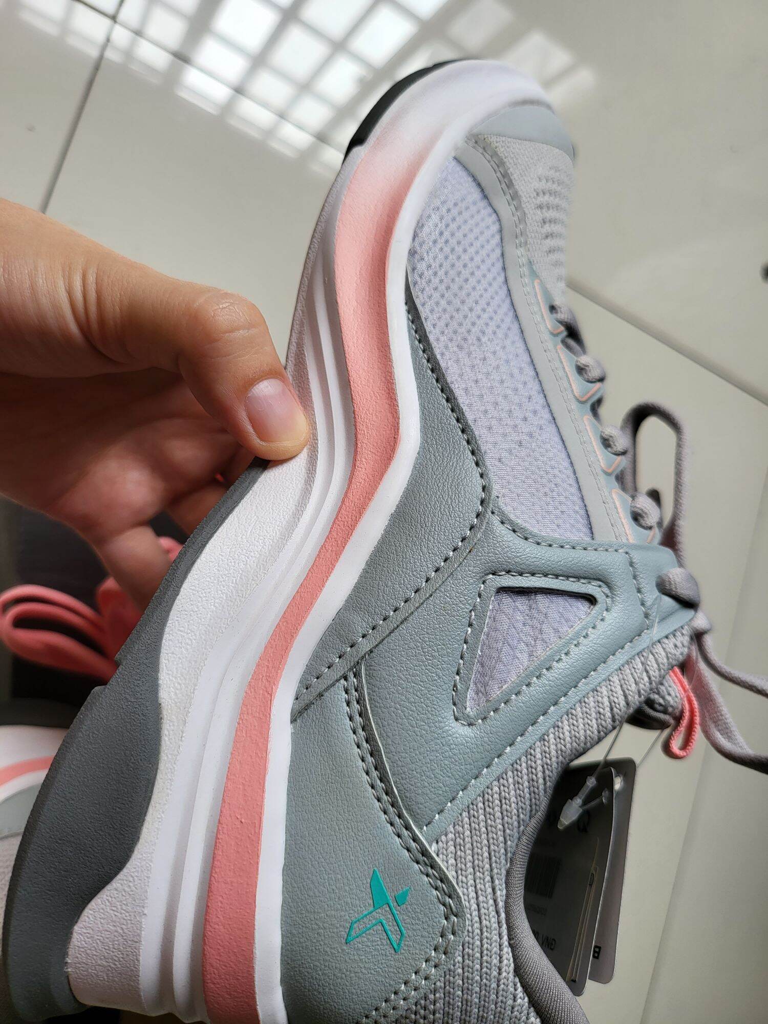 Giày sneaker nữ size 39