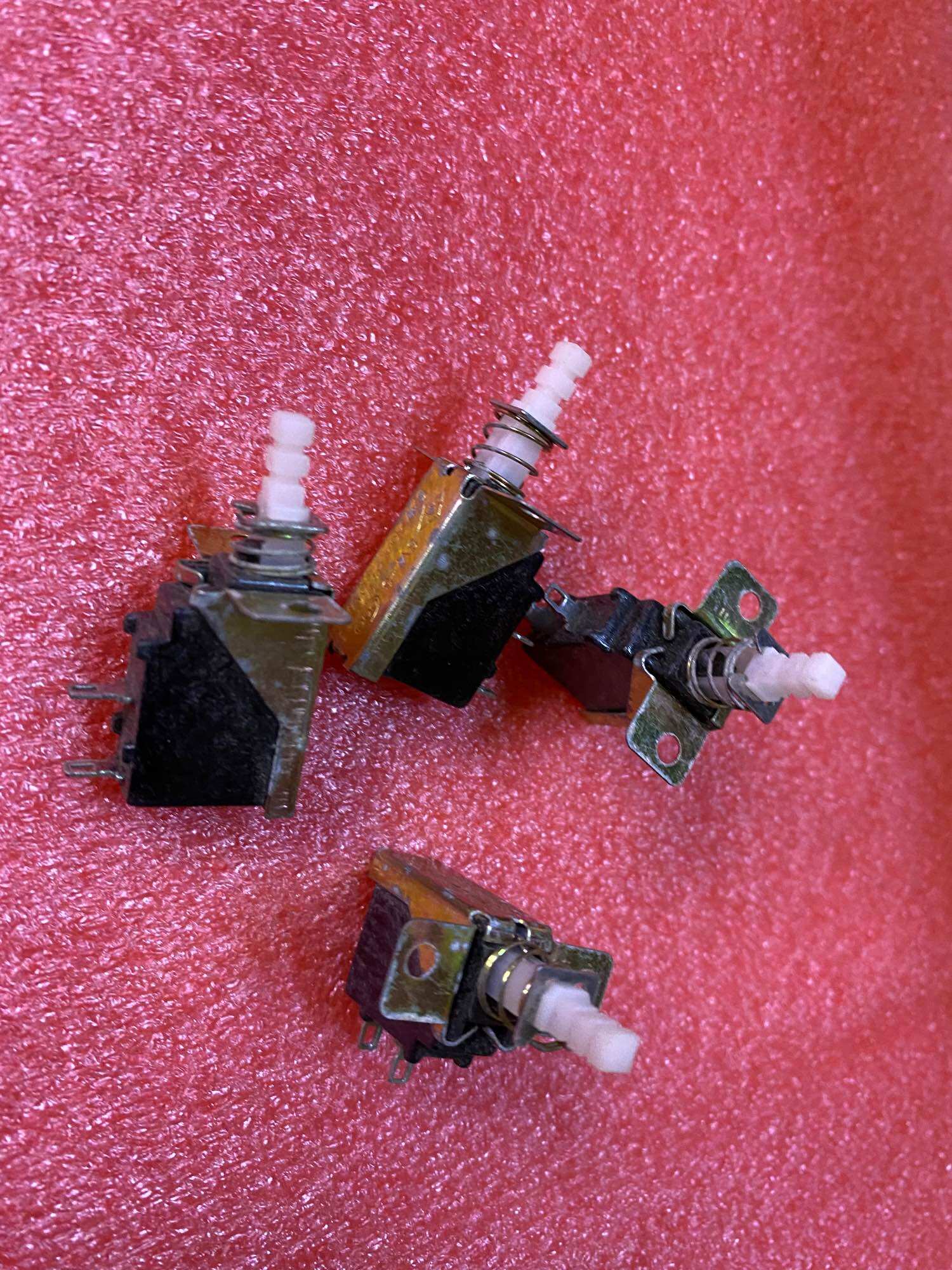 2 chiếc công tắc nguồn SW -3