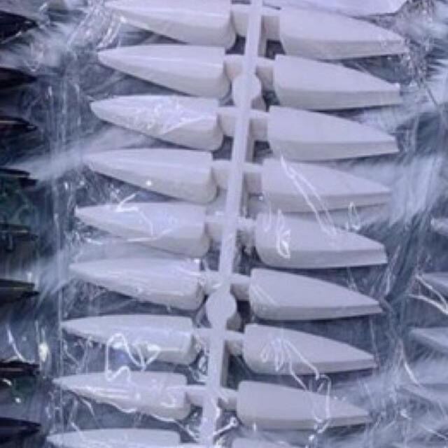 Móng mẫu nhọn 240 móng