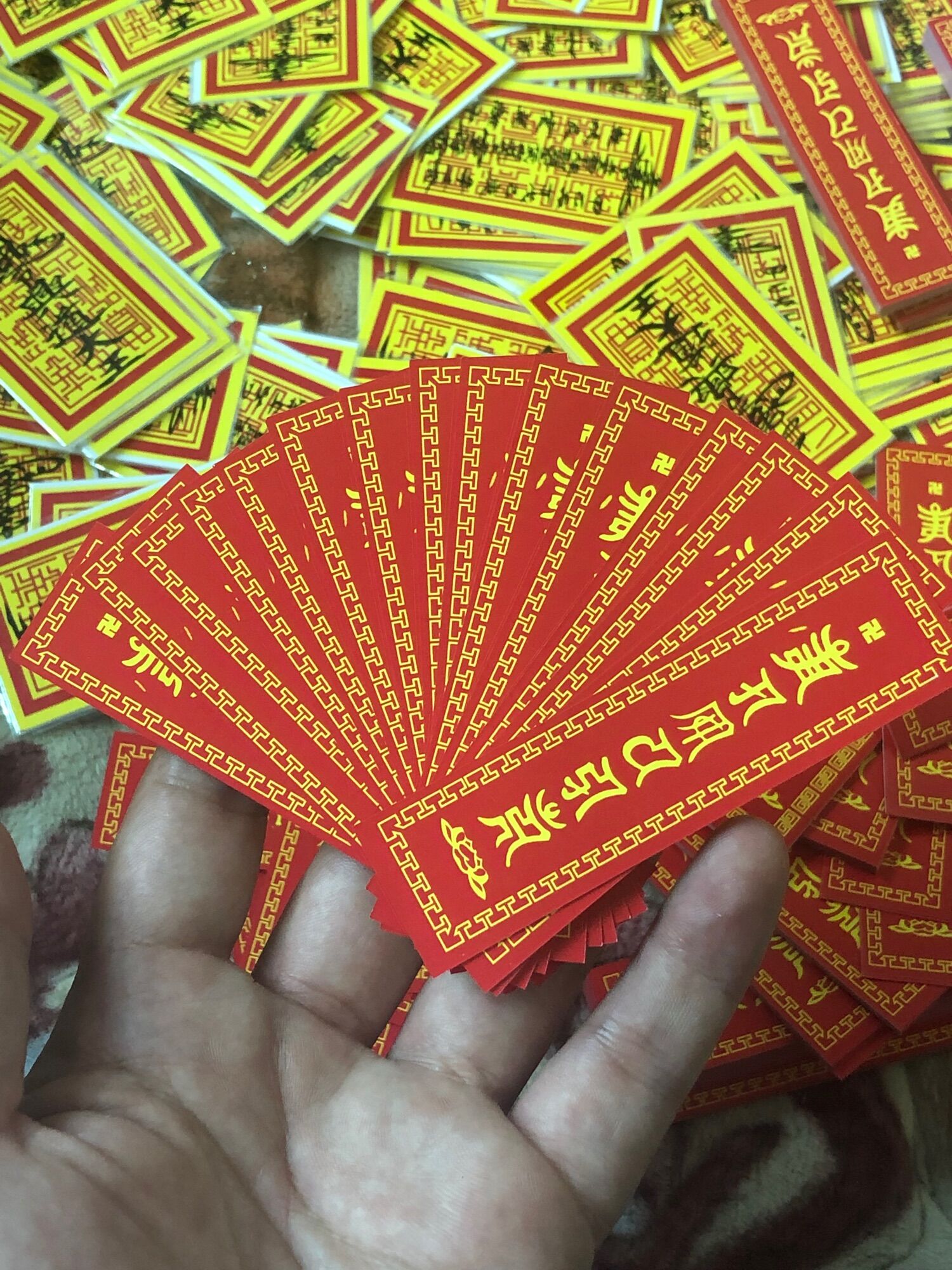 Lệnh Lệnh Om Mani Padme Hum bình an, may mắn - đã được khai quang xin lộc