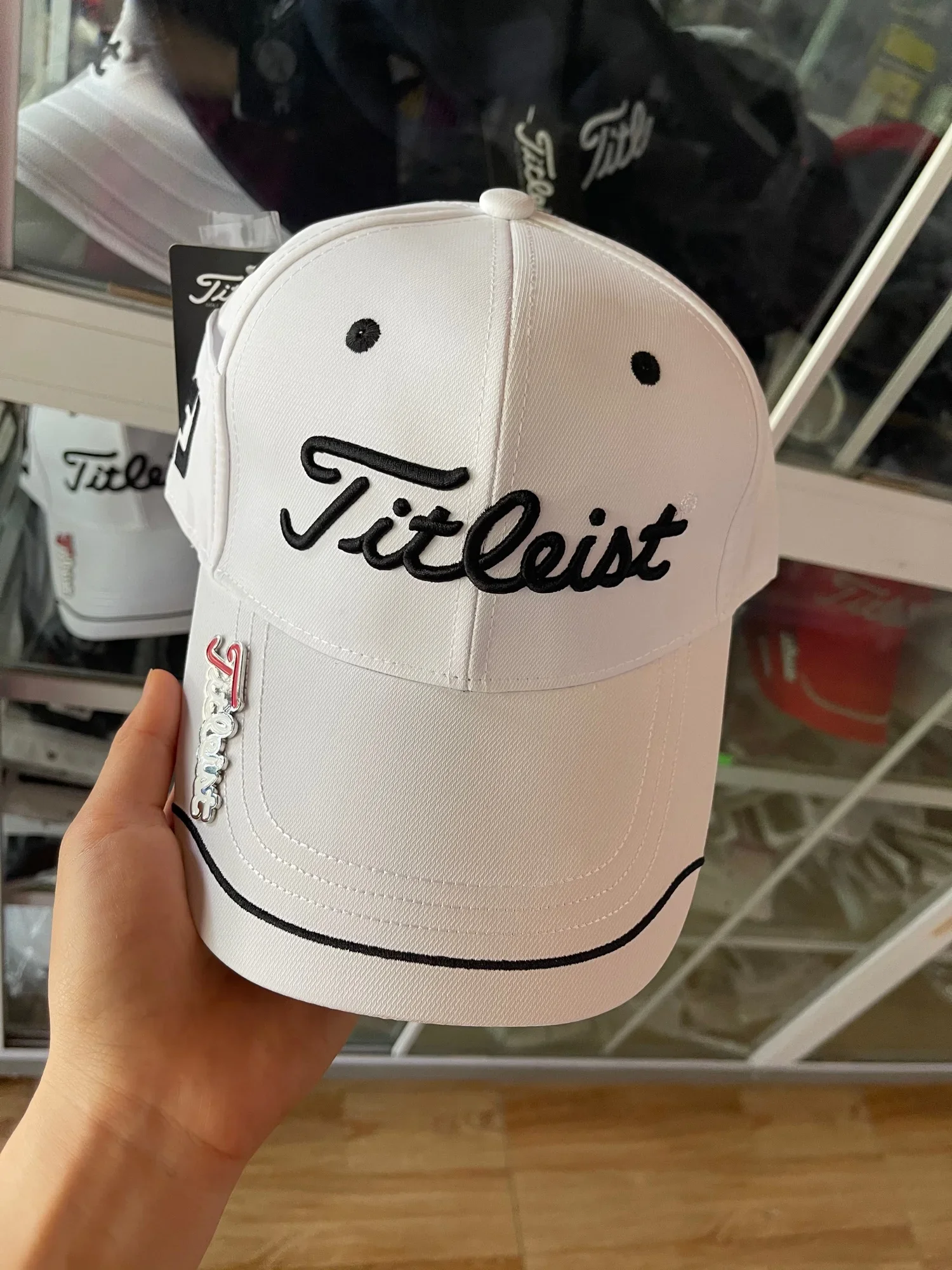 mũ golf TIT kèm mark định vị