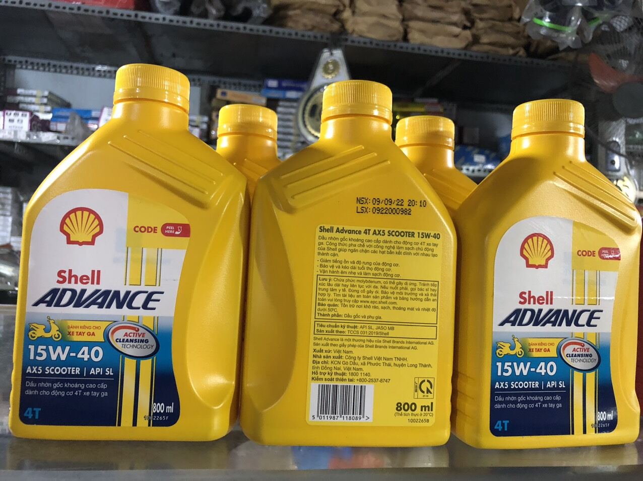 Nhớt gốc khoáng Shell Advance 15W-40 cho xe tay ga