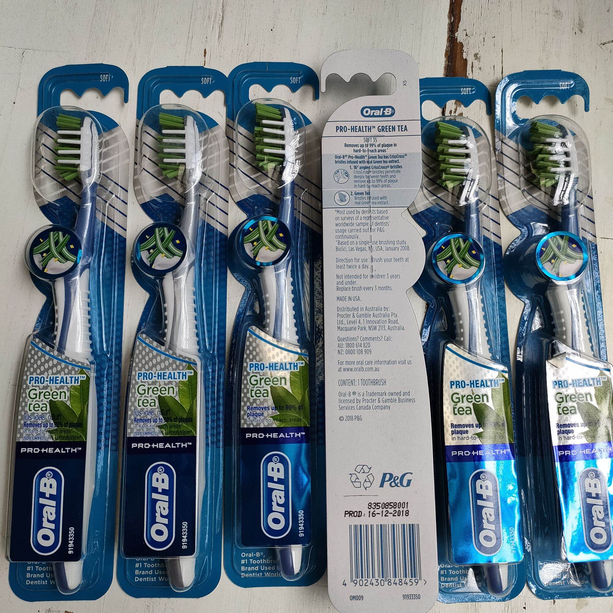 Bàn chải đánh răng Oral-B Pro Health Green Tea của Canada