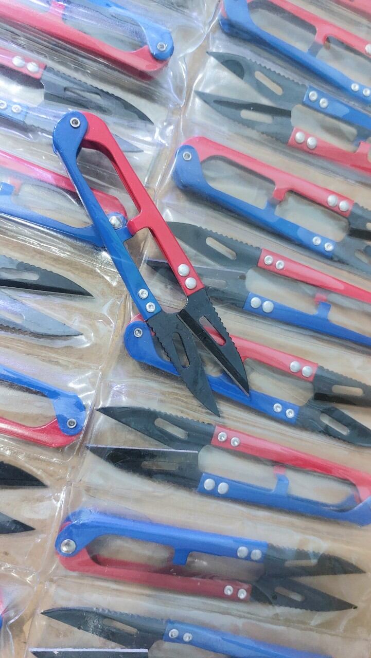 kéo bấm chỉ , kéo bấm chỉ thừa xanh đỏ .( 1 vỉ / 12 cây)