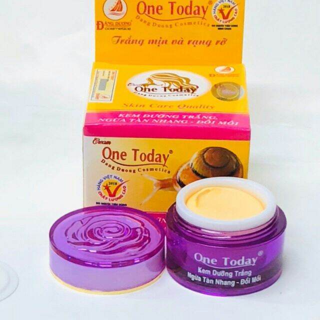 Kem dưỡng trắng ngừa tàn nhang đồi mồi one today