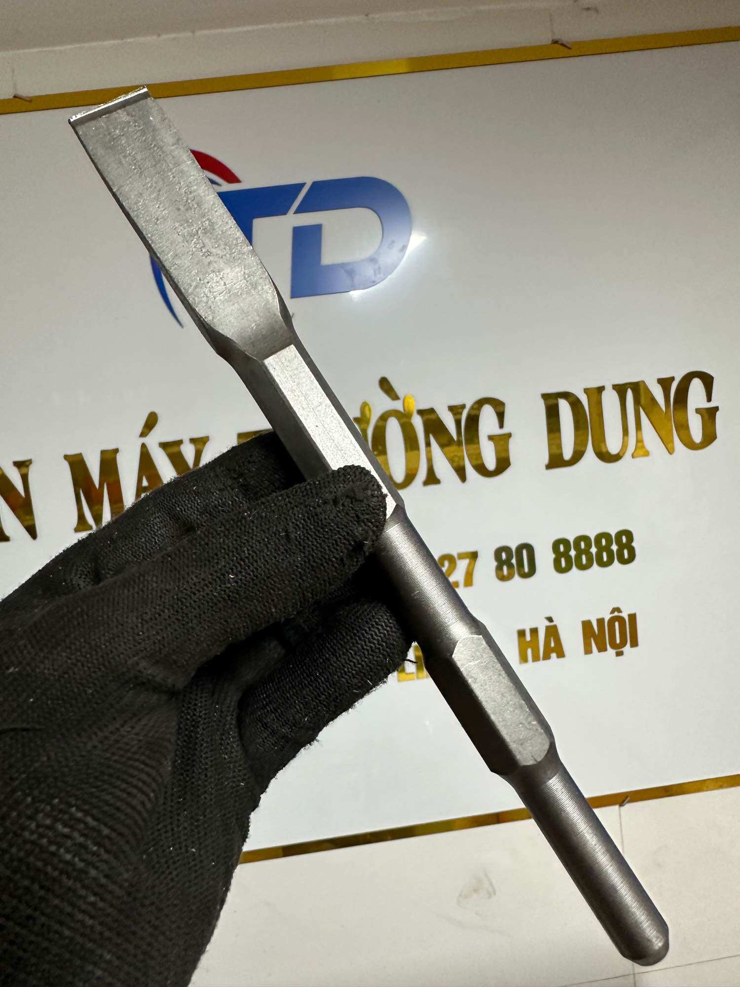 Mũi Đục Bê Tông Phi 17 Nhọn Và Dẹt