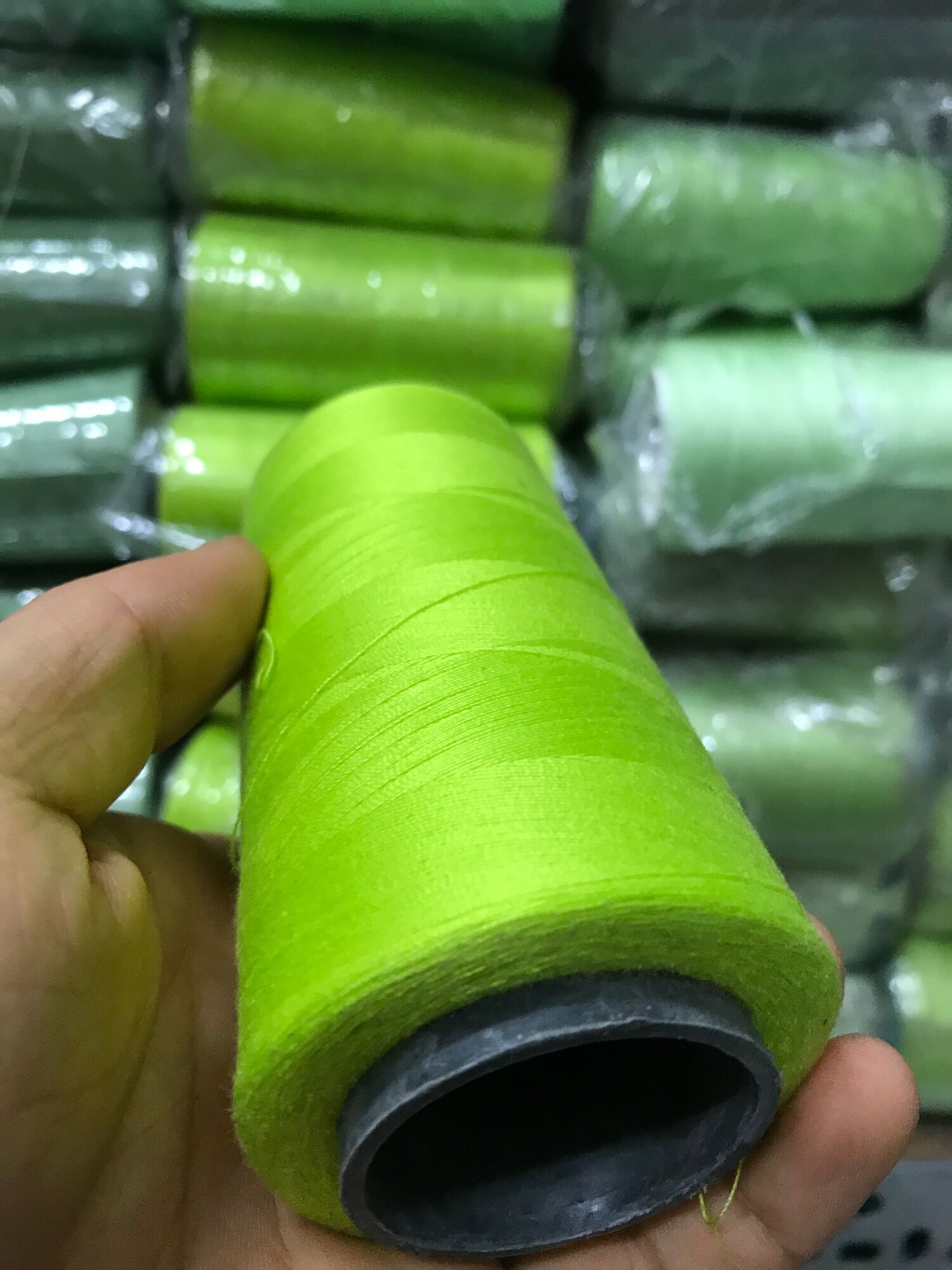 [HCM]Chỉ may màu xanh chuối non