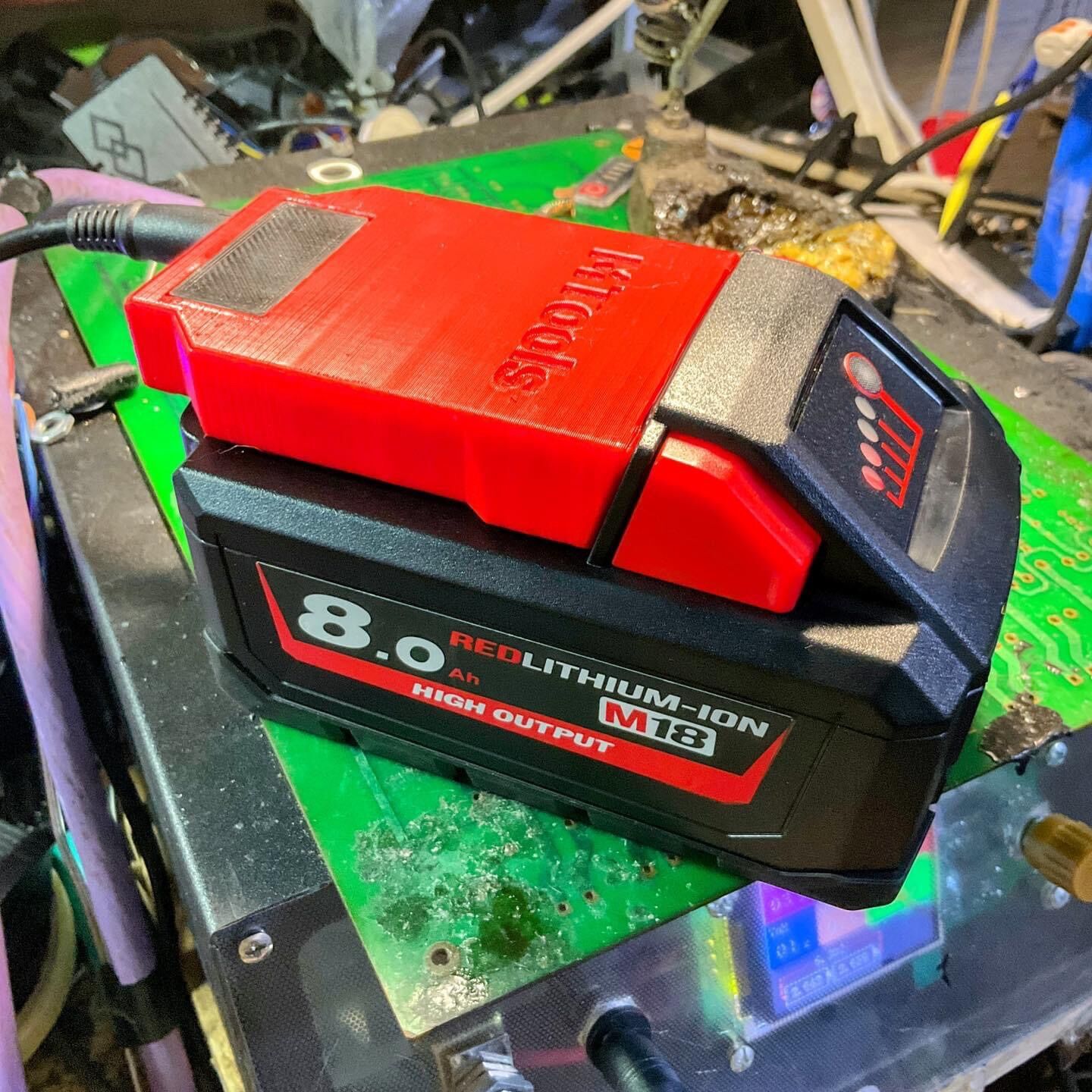 Đế xạc milwaukee m18 xạc pin zin