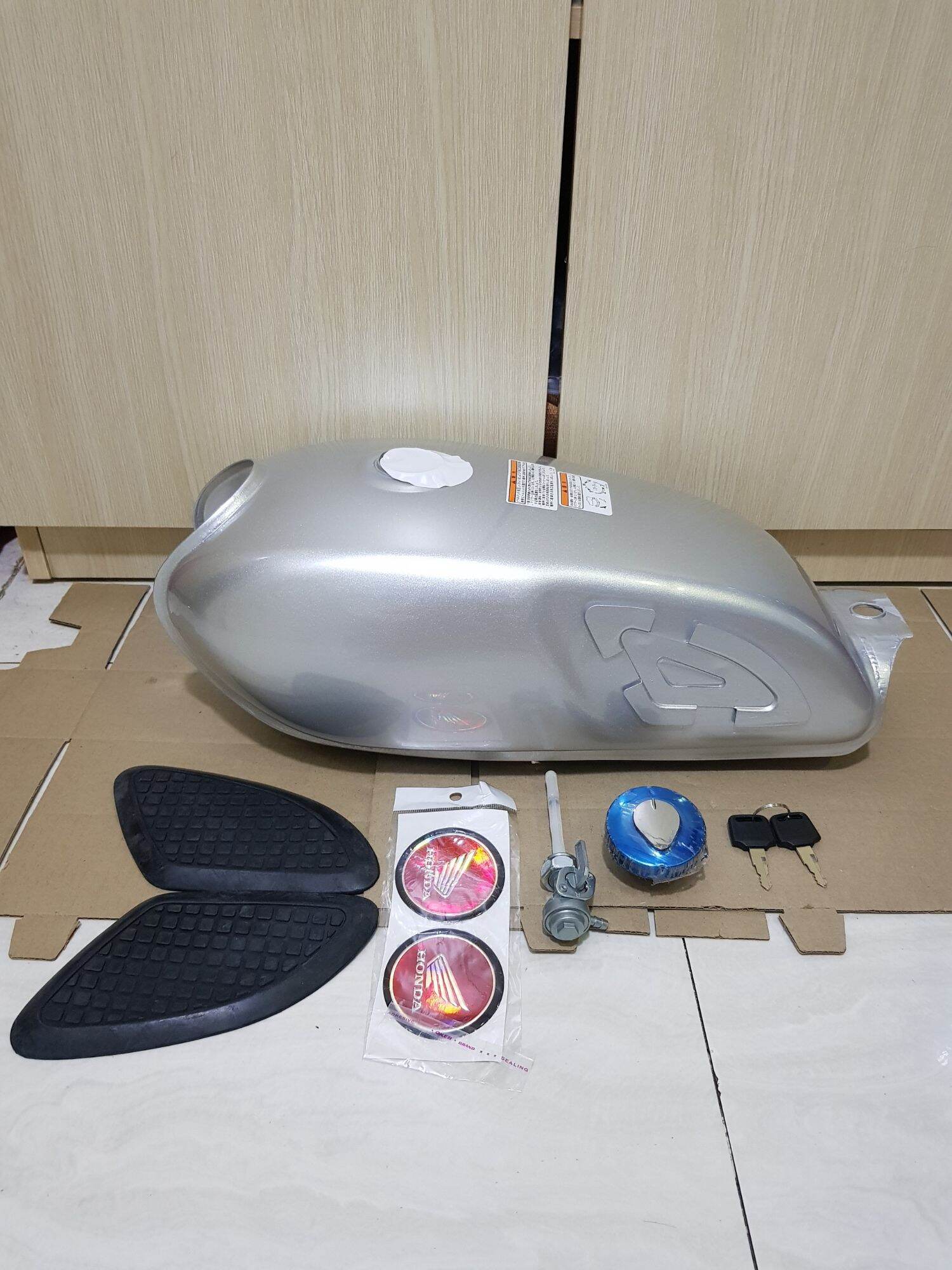 Bình xăng xe CL50. Beola. hàng mới. đẹp
