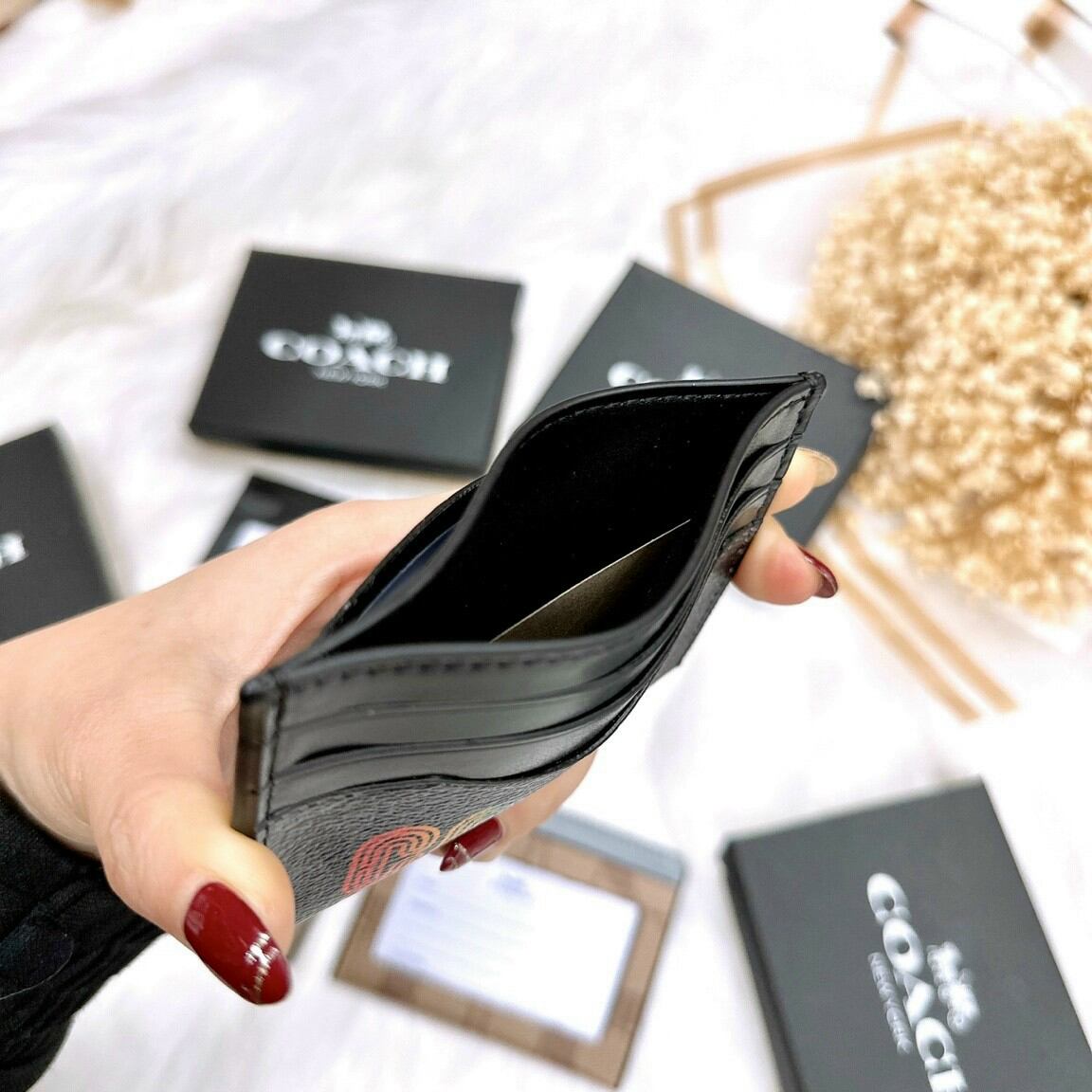 C.oach Slim ID Card Case họa tiết xinh xắn