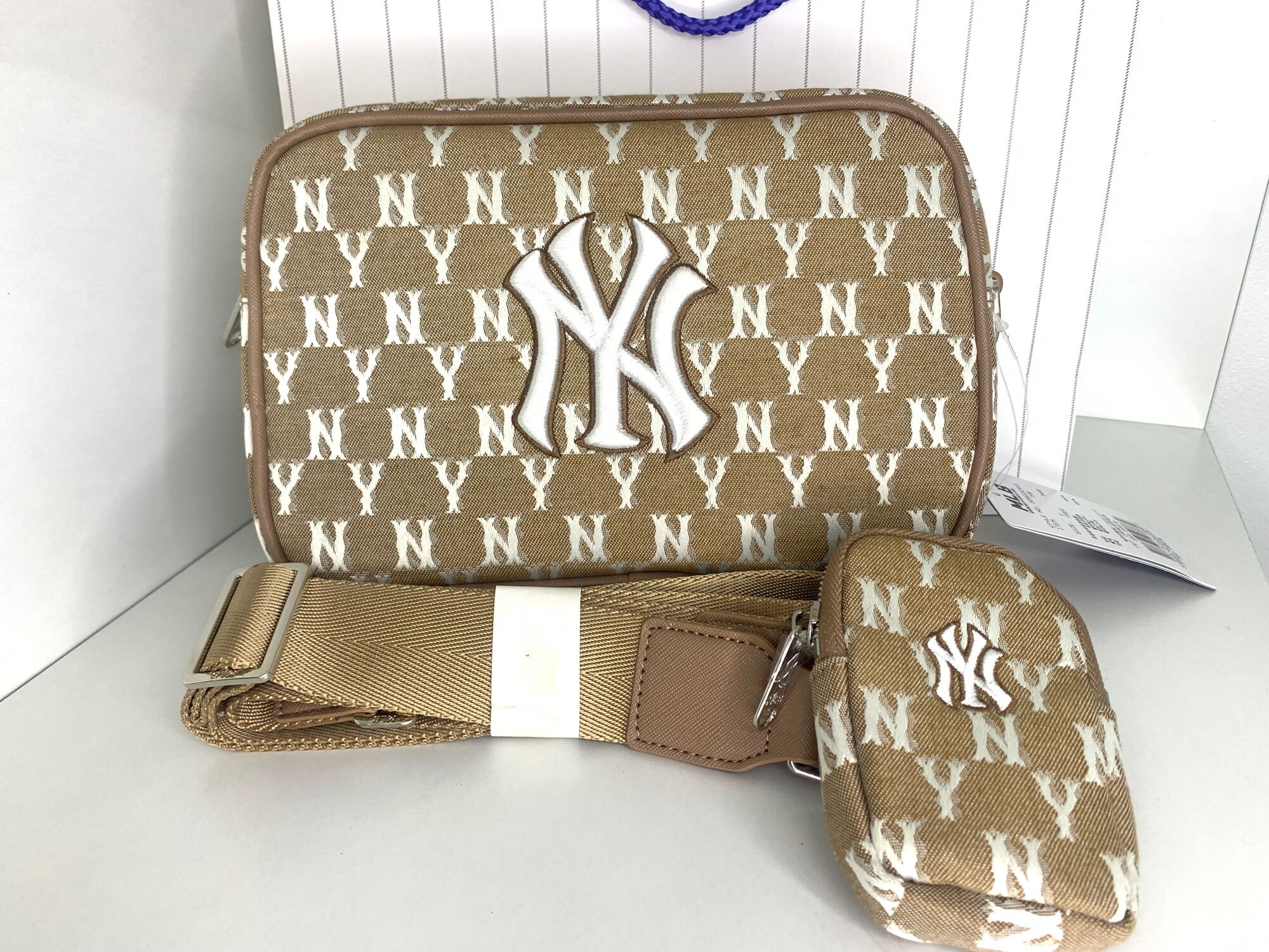 Túi đeo chéo MLB monogram
