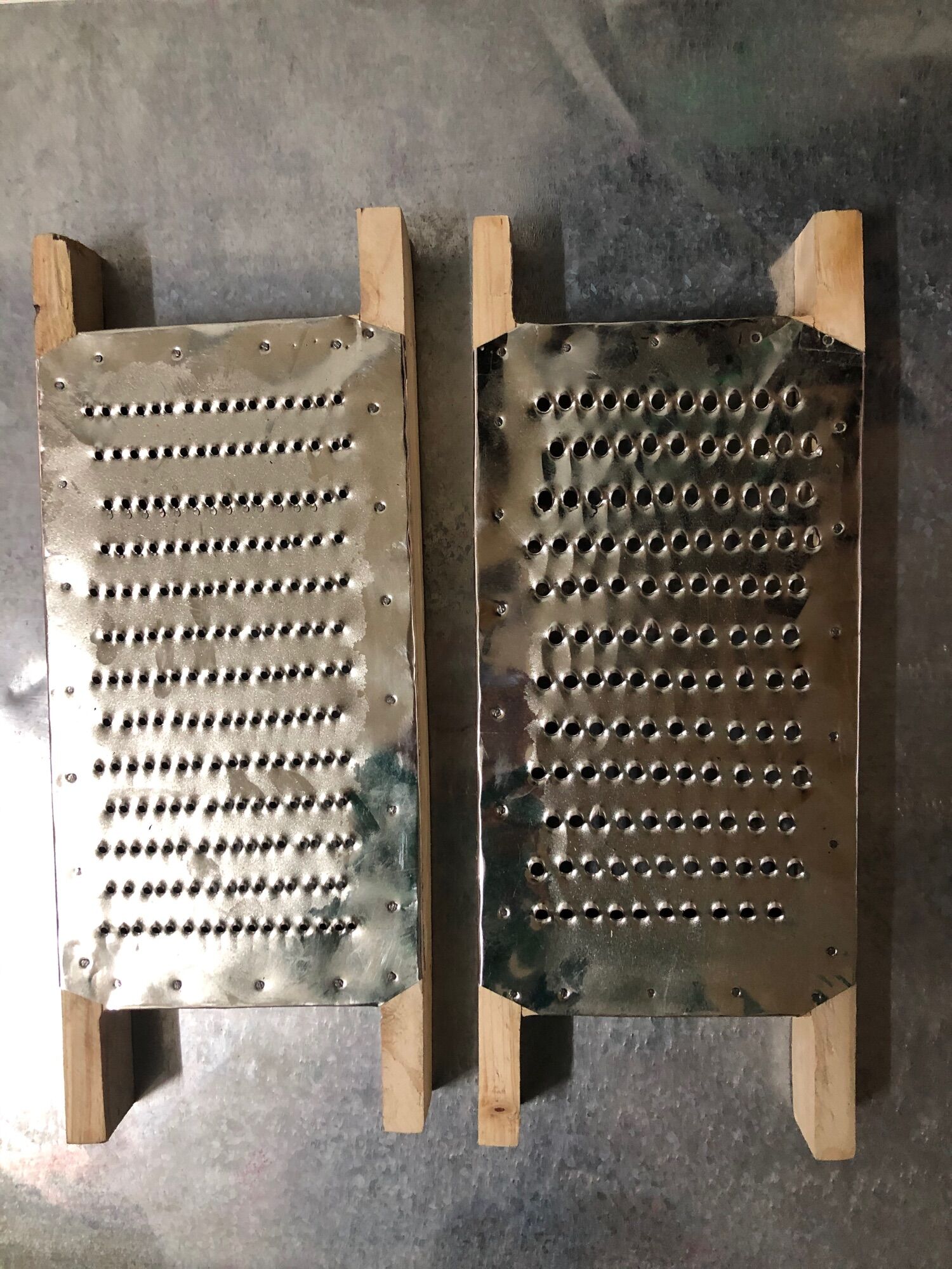 Bàn nạo dừa inox sợi nhỏ làm xôi nấu chè loại lỗ 1,2ly và 2ly
