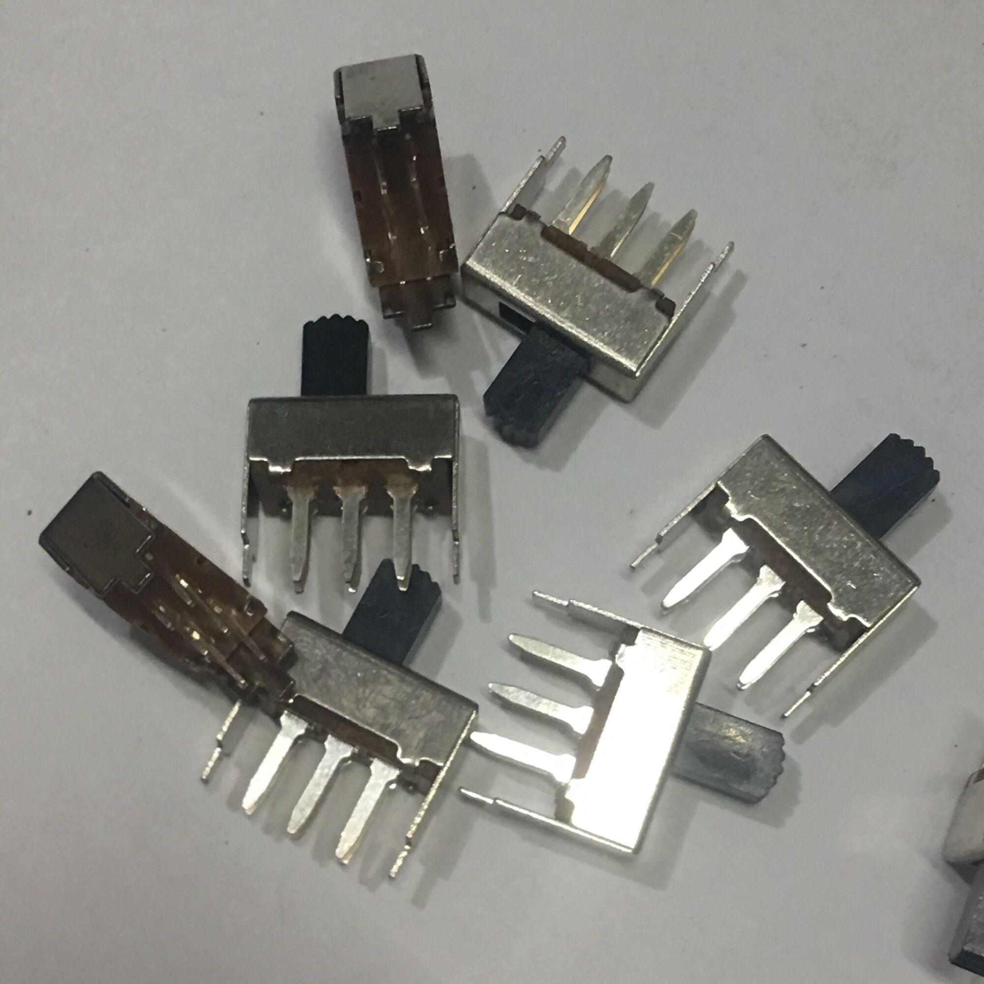 2 Công tắc mini 2 chế độ tất/mở /6 chân