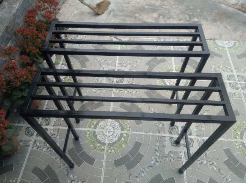 Kệ kê chậu cây dài 50cm rộng 25- 30cm. cao 40-45-50cm. 2 nan phụ. 4 chân. hộp thép 2x2cm
