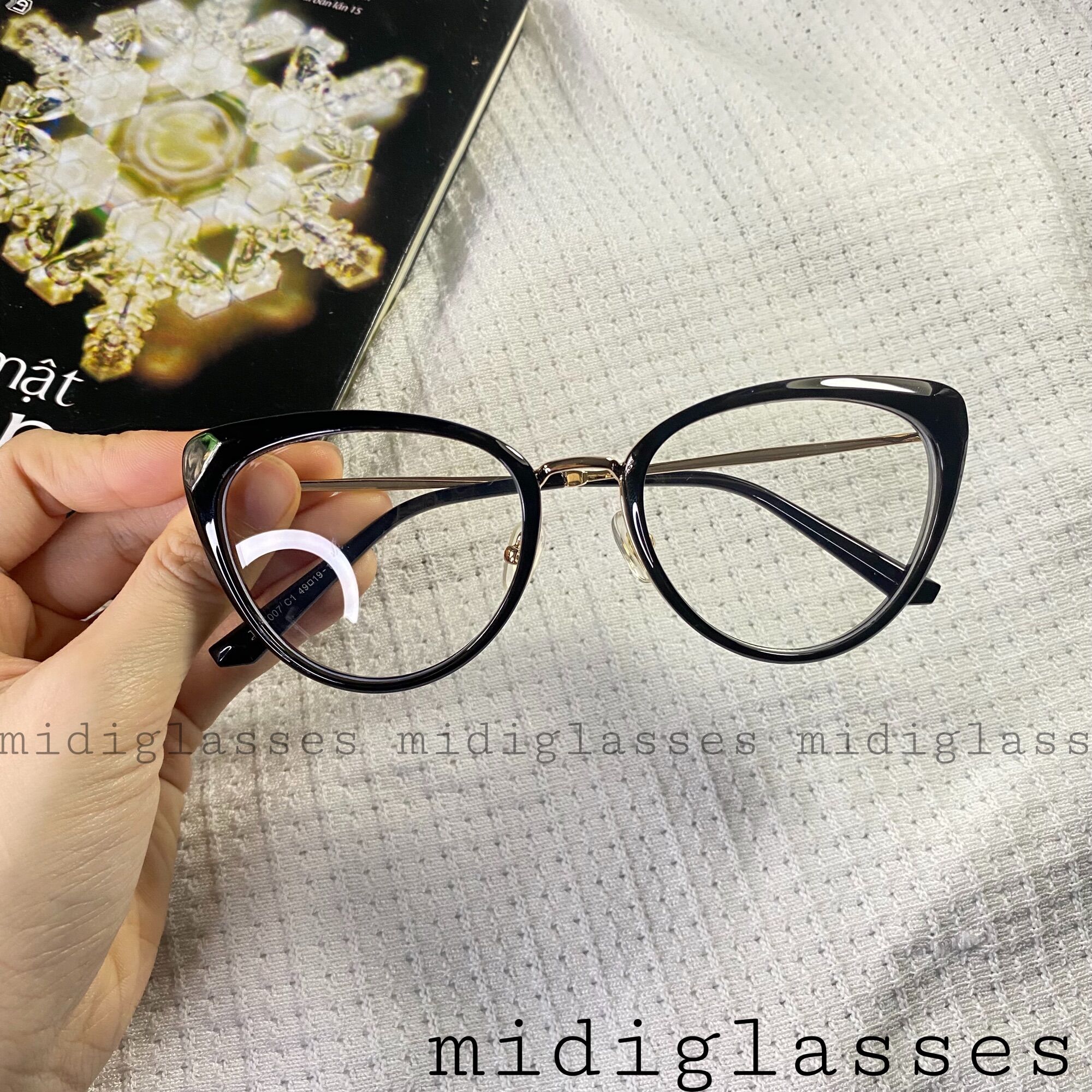 Kính mắt mèo form lớn