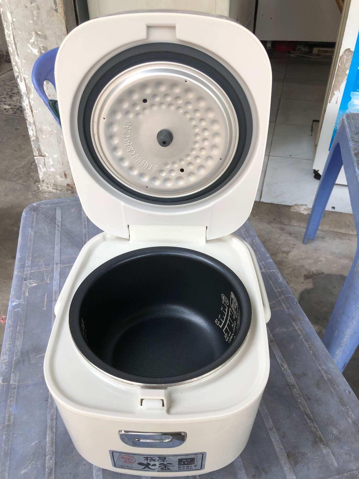 Nồi cơm điện nội địa Nhật đã qua sử dụng IRIS OHYAMA  0,54Lít.