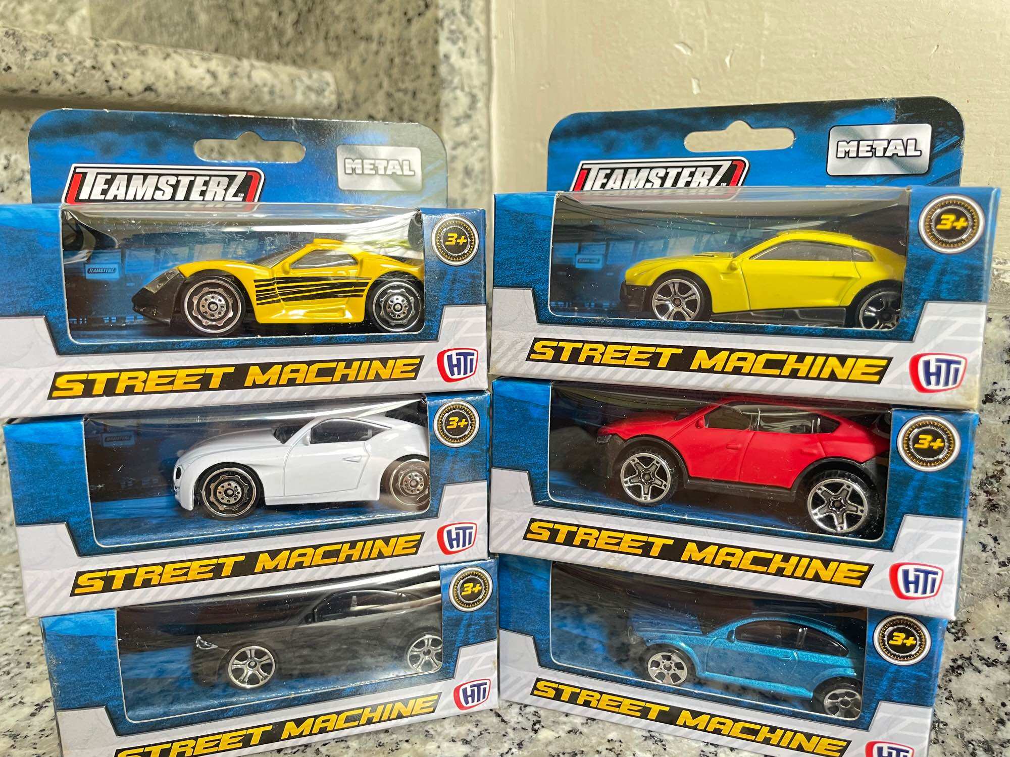 Xe mô hình bằng sắt 1:64