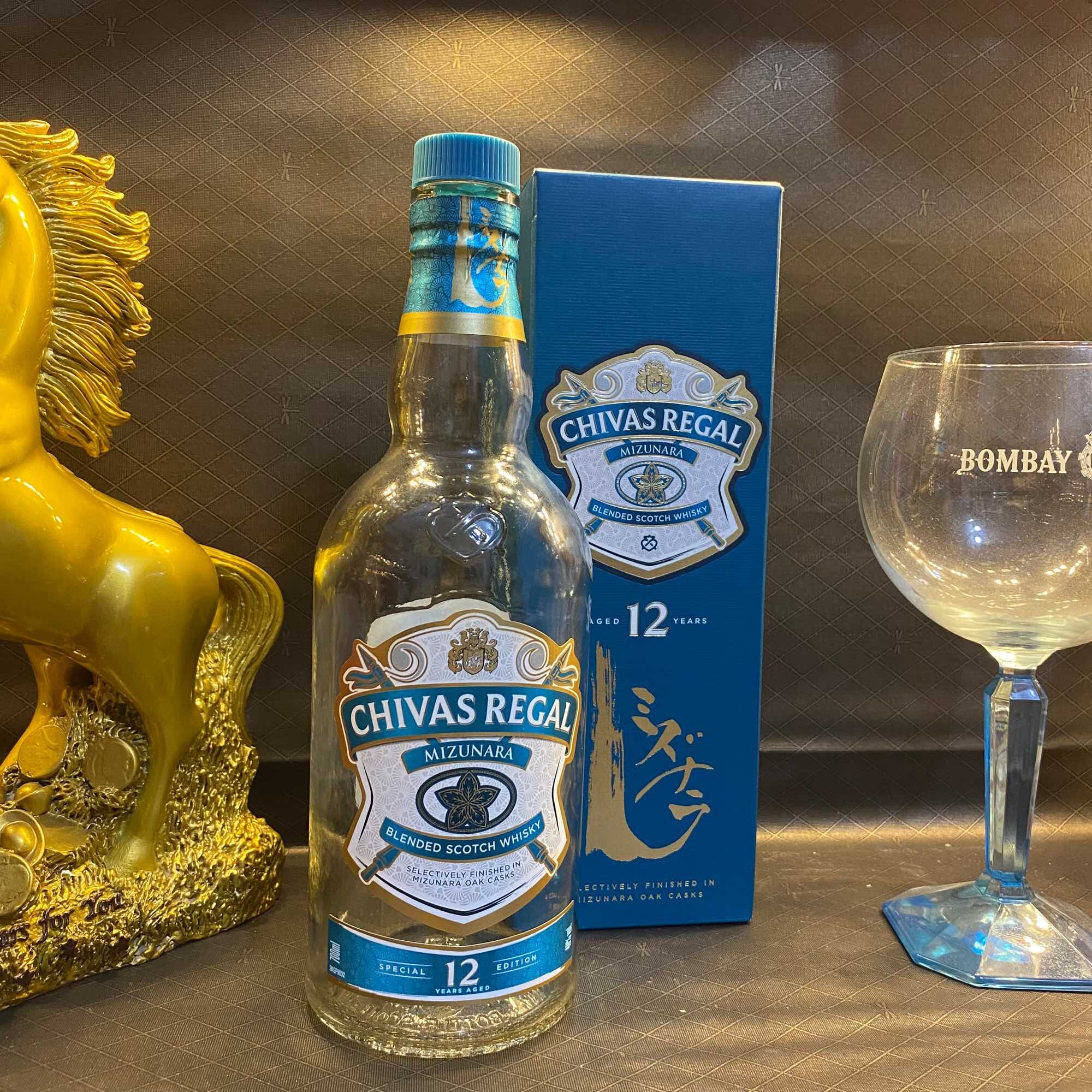 Vỏ chai Chivas 12 Mizunara