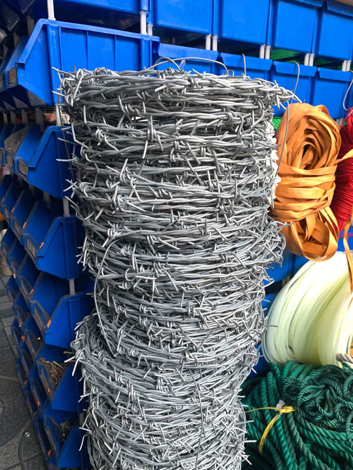 Cuộn dây thép gai 40m 2.5ly chống trộm