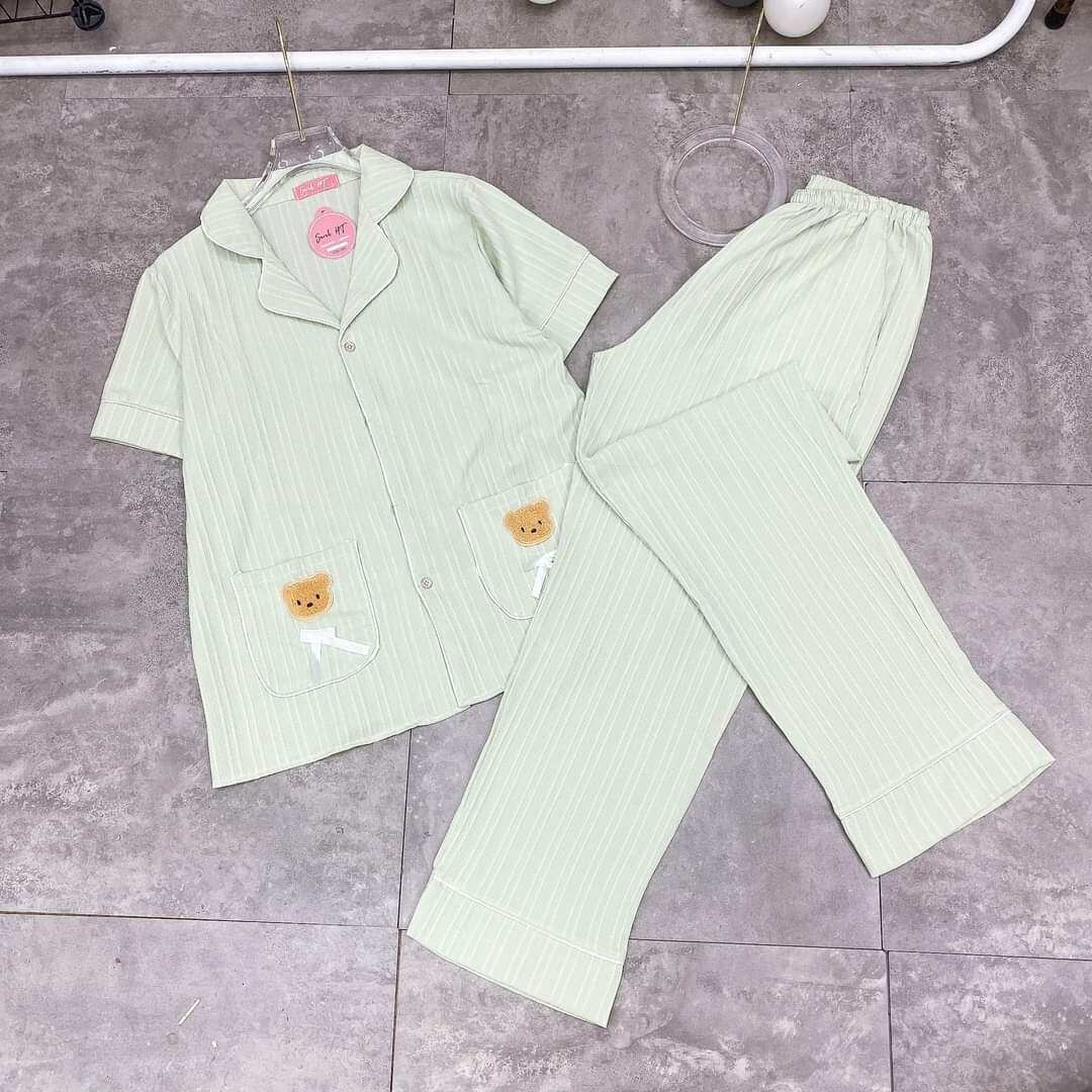 Bộ Pyjama xốp gân tay cộc quần dài.