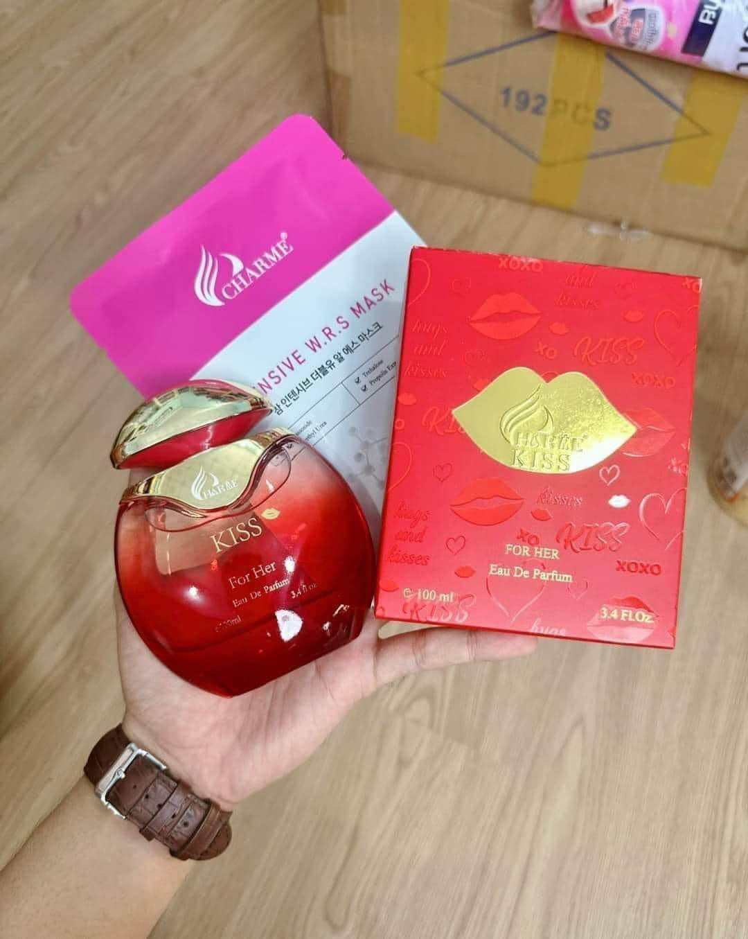 Nước hoa Kiss 100ml kèm bọc đựng ( tặng 1 nạ chame )