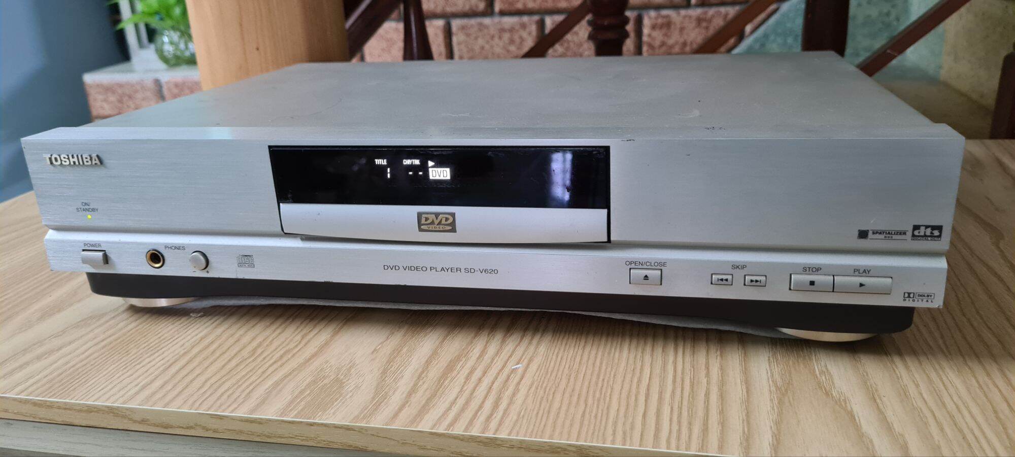 Đầu phát DVD/CD cao cấp toshiba face vàng 21w