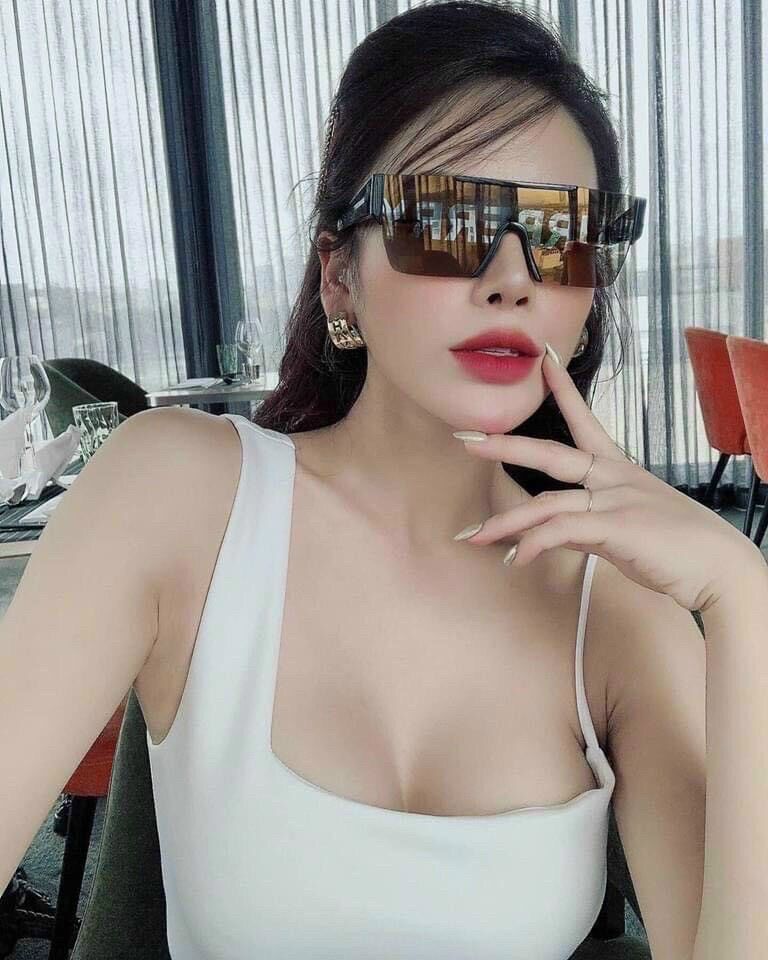 Kính buberry hot trend mẫu mới 2022 - Kính mát unisex