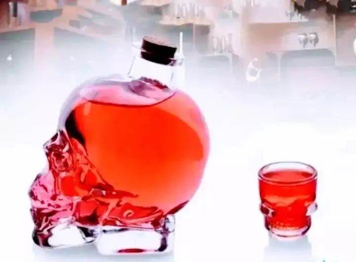 Đầu lâu thủy tinh 360ml  tặng nút đậy,Trưng bày để bàn,
