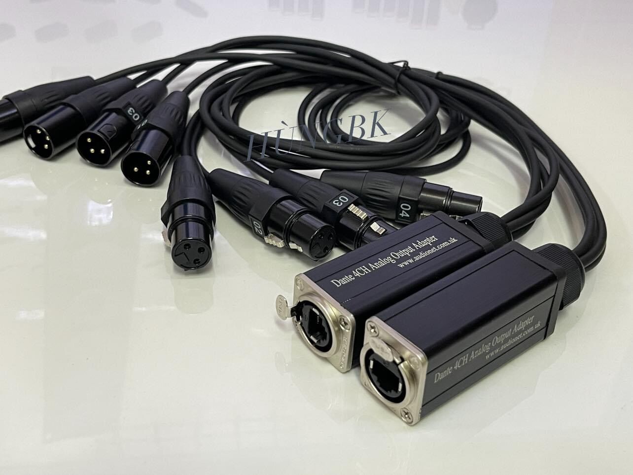 RJ45- Hộp chuyển đổi tín hiệu từ Mạng ra 4 đường Xlr đực-cái