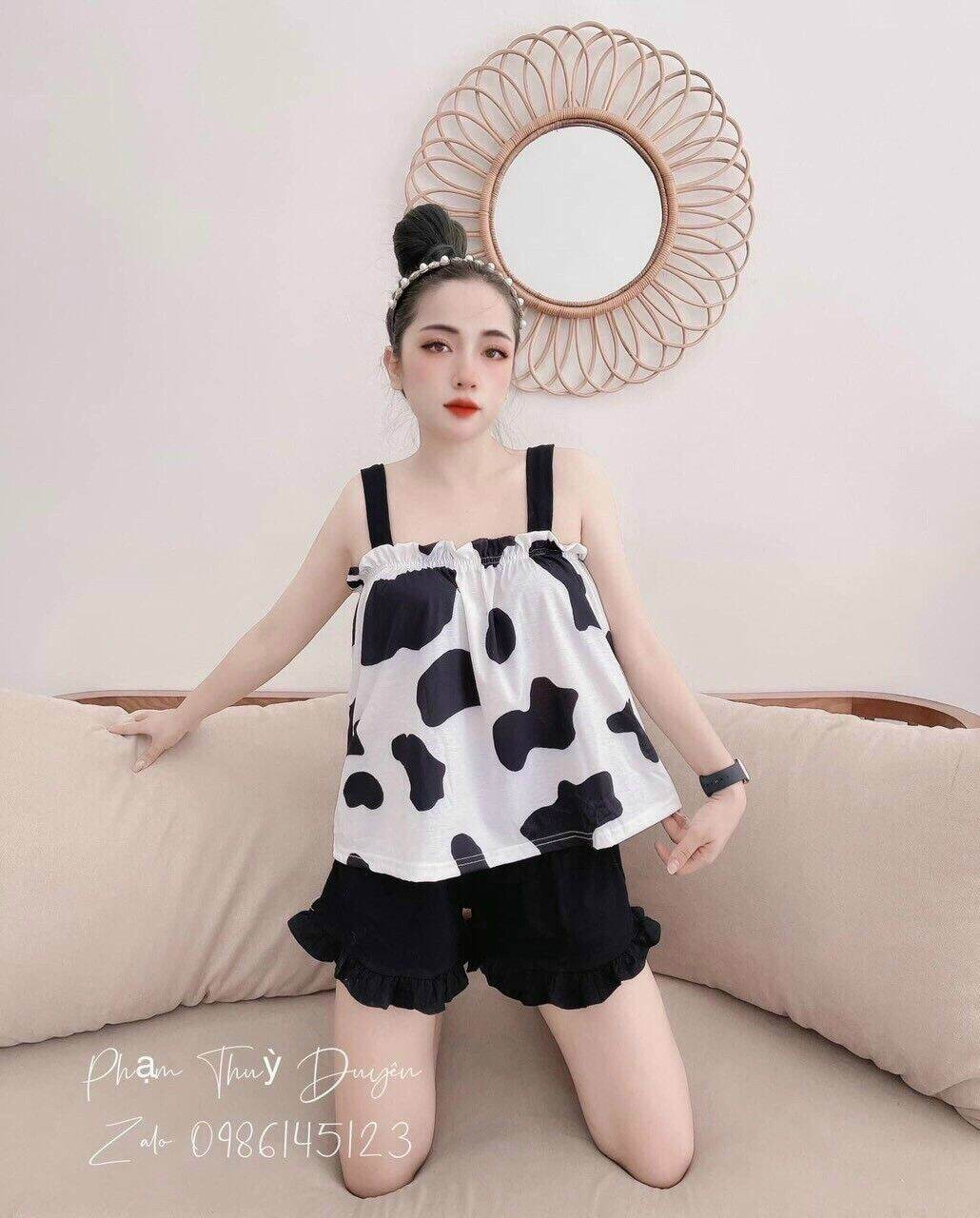 Sét áo bò sữa +quần đen bèo