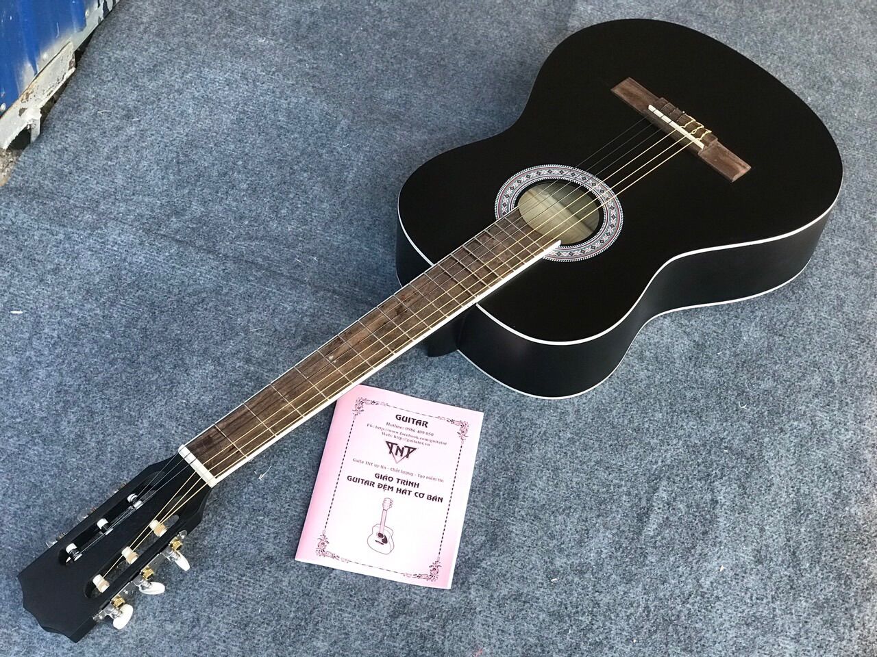 Đàn guitar clclssaic dây inlon Đàn to zise 41 dông chiều dài 104 cm