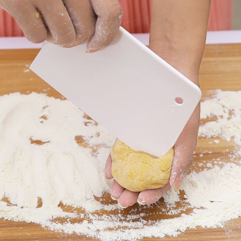 Dao nhựa cắt bột