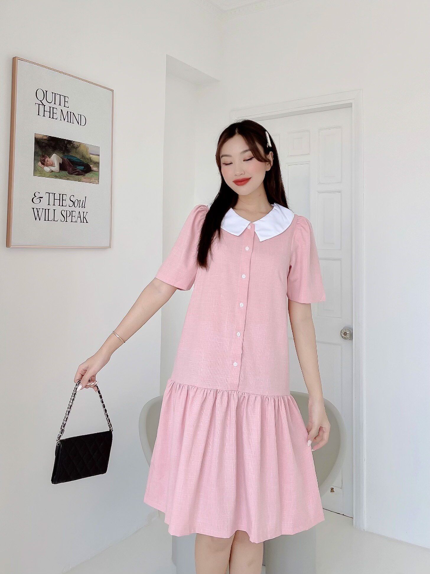 Váy bầu hồng suông đuôi cá phối cổ trắng
