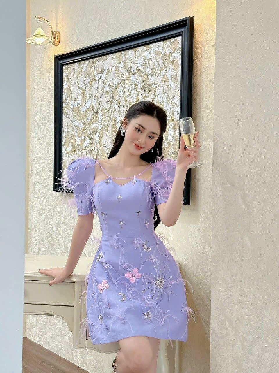 ĐẦM CỔ U TAY PHỒNG KIM SA LÔNG VŨ