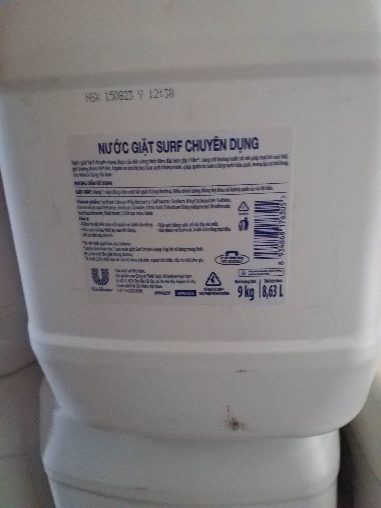 Nước giặt SURF 9kg can