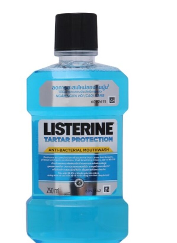 Nước súc miệng khử mùi listerin hương thơm bạc hà tươi mát, chai 250ml.