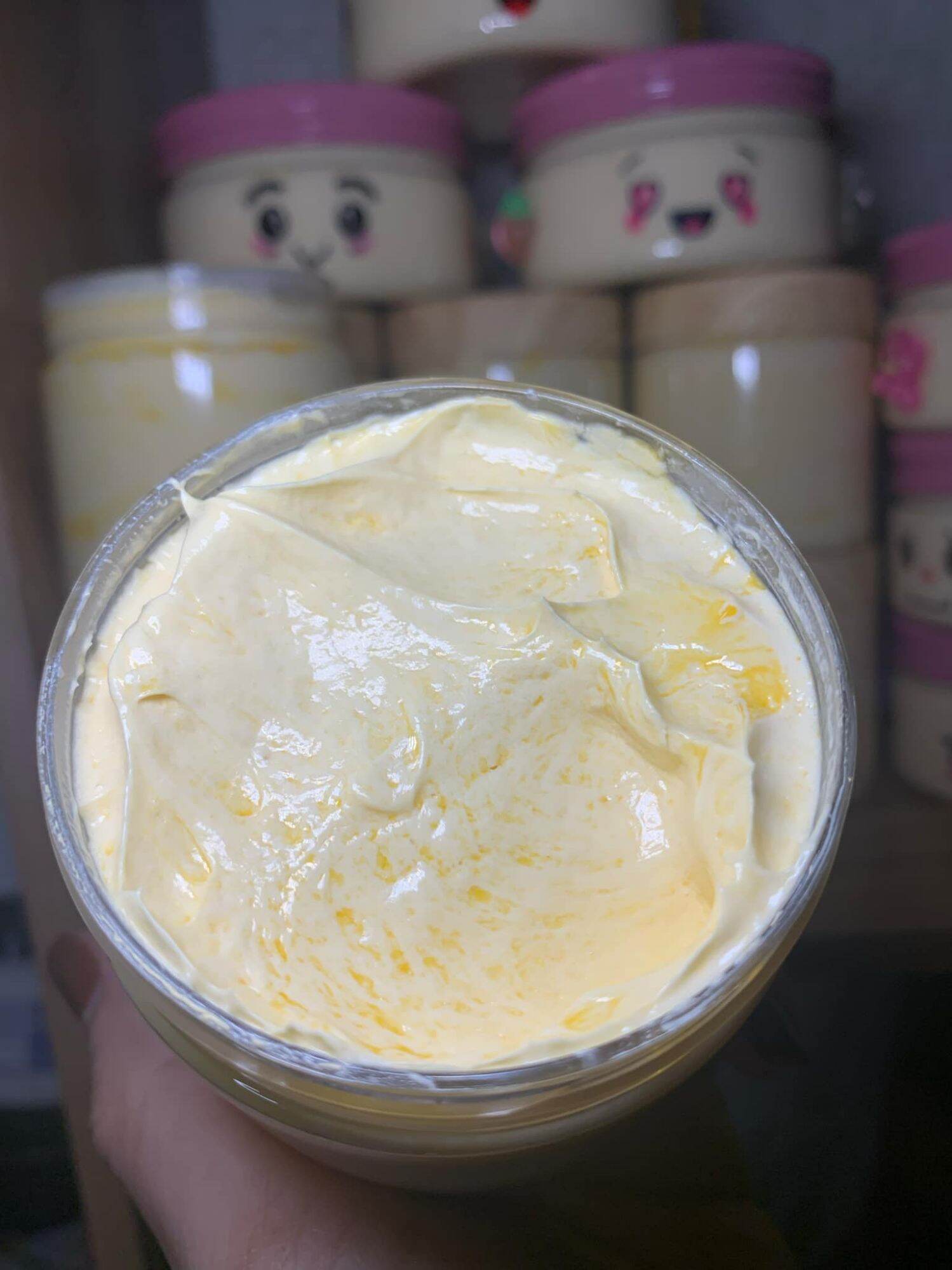 220g KEM BODY CỐT TỬA MỀM ( TẨY MẠNH ) dành cho da ngâm đen , chai lì