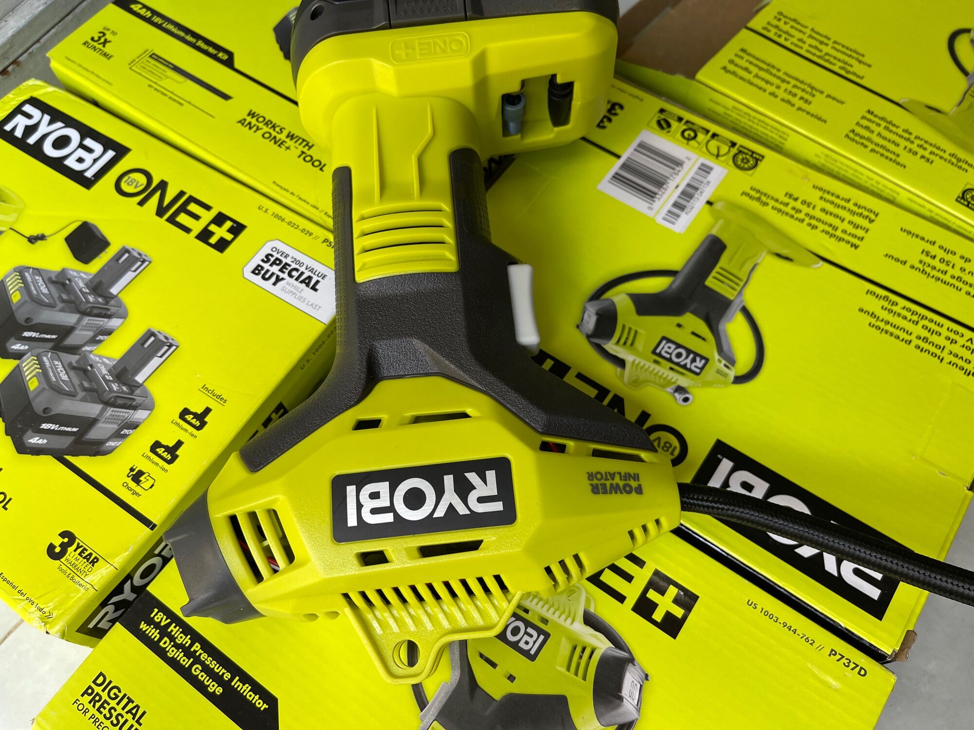 BƠM LỐP XE RYOBI P737