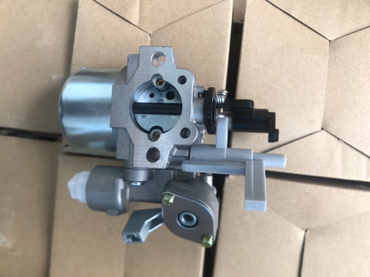 Bộ chế hòa khí/bình xăng con / ca xăng máy phát điện / động cơ Robin EX17