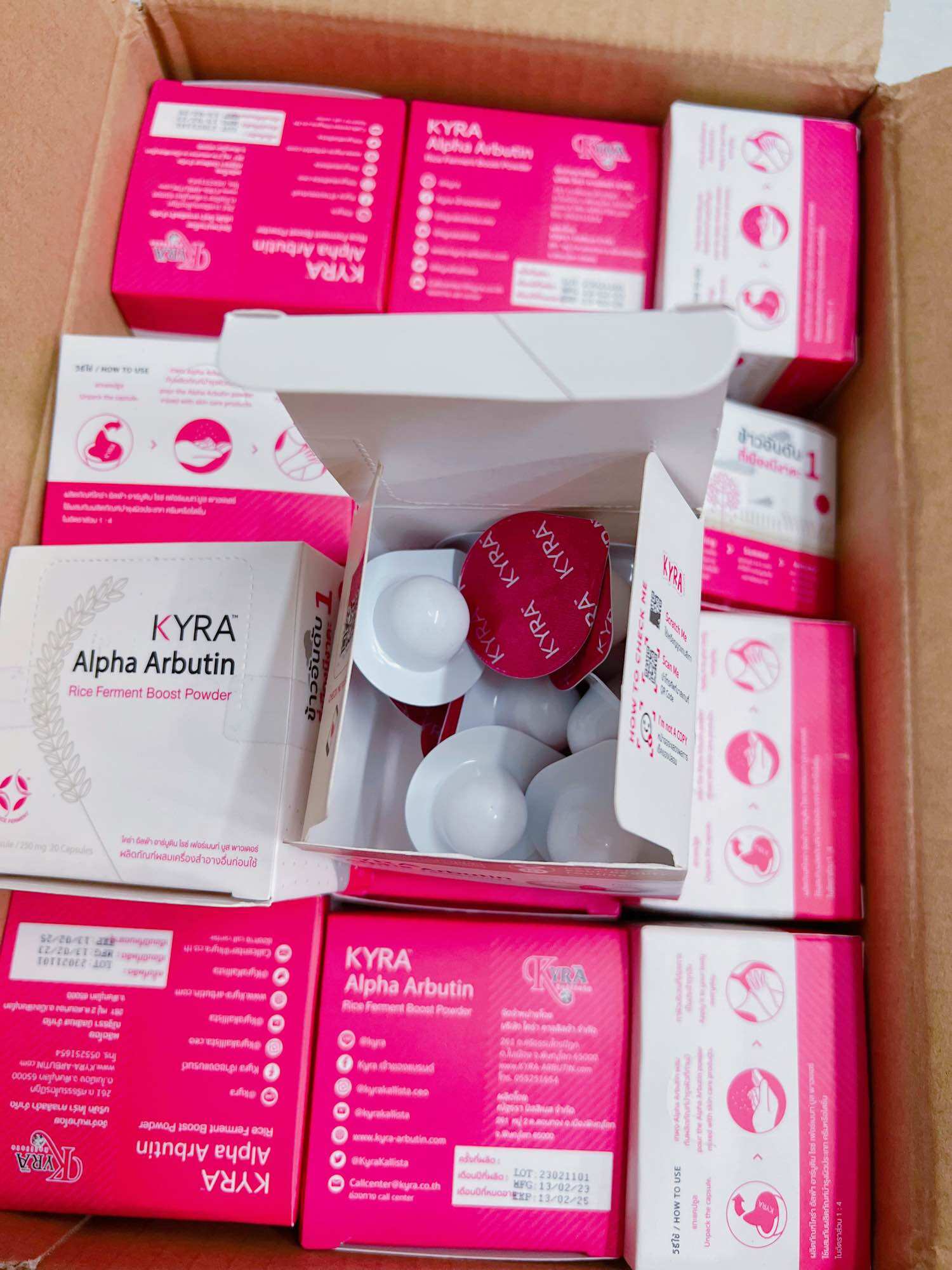 Lẻ 1 cốc bột kích trắng kyra alpha arbutin thái lan