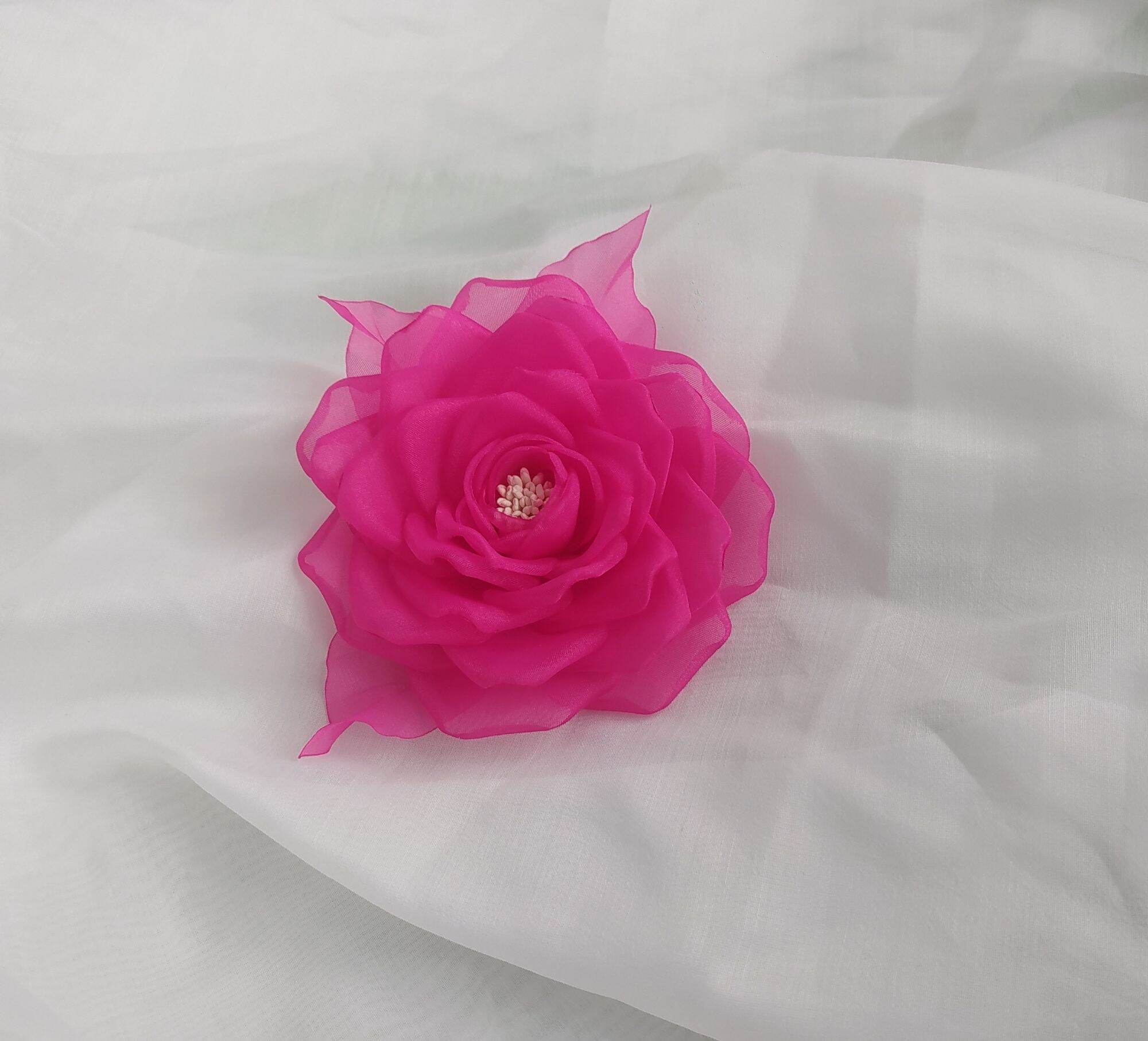 Hoa cài áo Canto handmade màu hồng sen