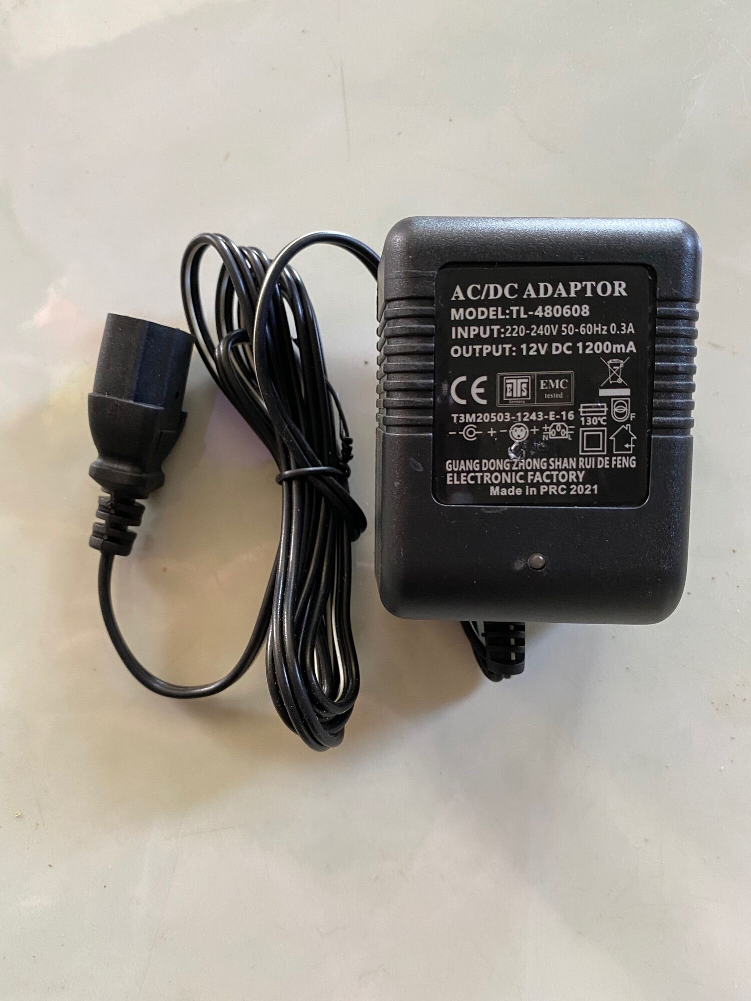 Sạc bình 12v, cục sạc ắc quy cho bình phun xịt cây nông nghiệp dạng 3 chấu