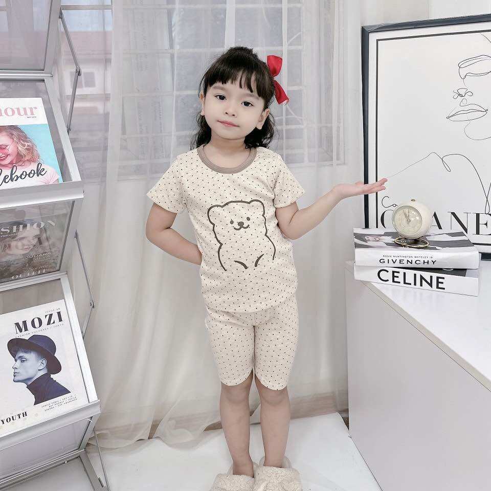 Bộ quần lửng bé gái hình gấu chấm bi