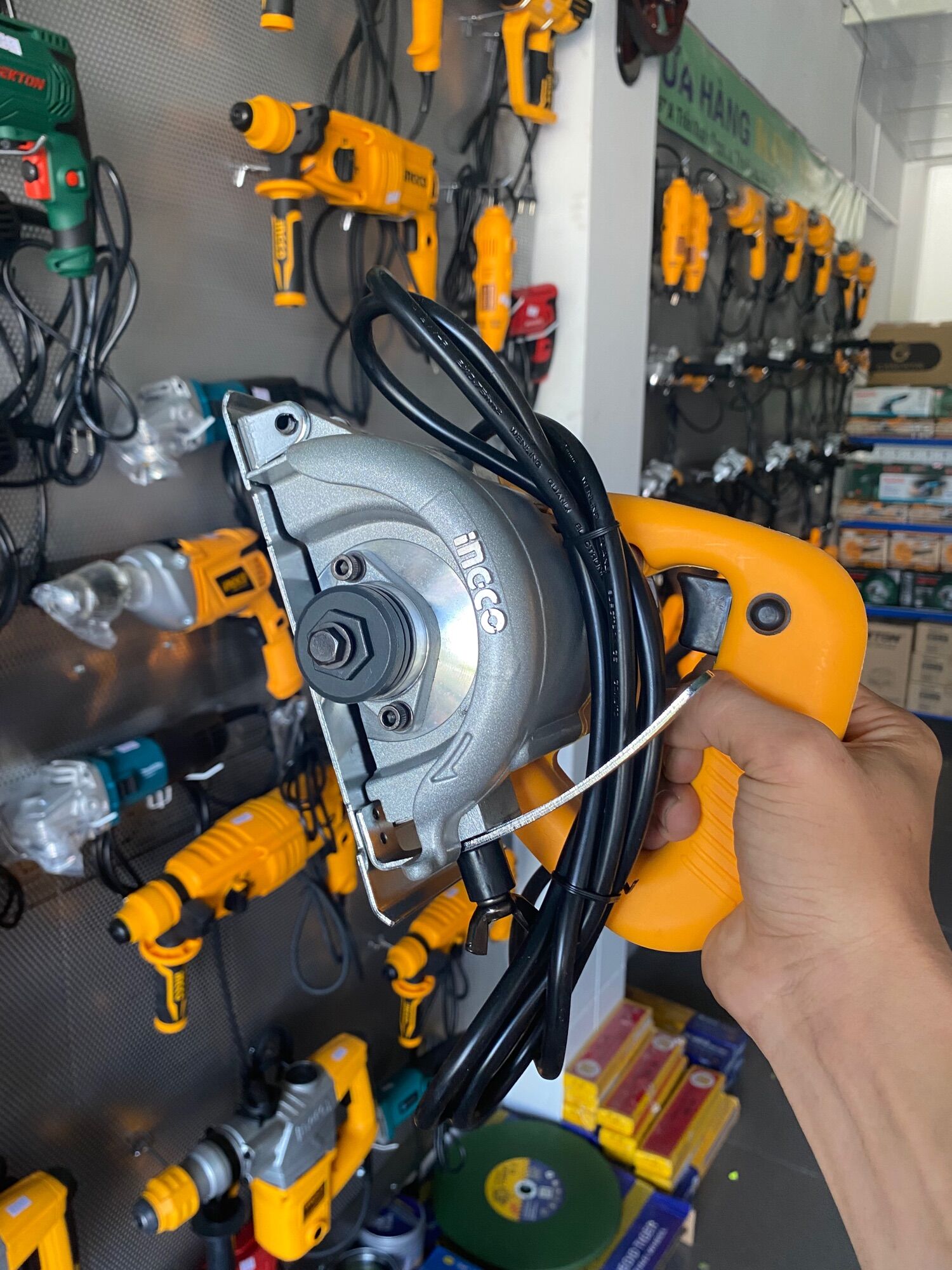Máy cắt gạch 110mm ingco chính hãng MC14008