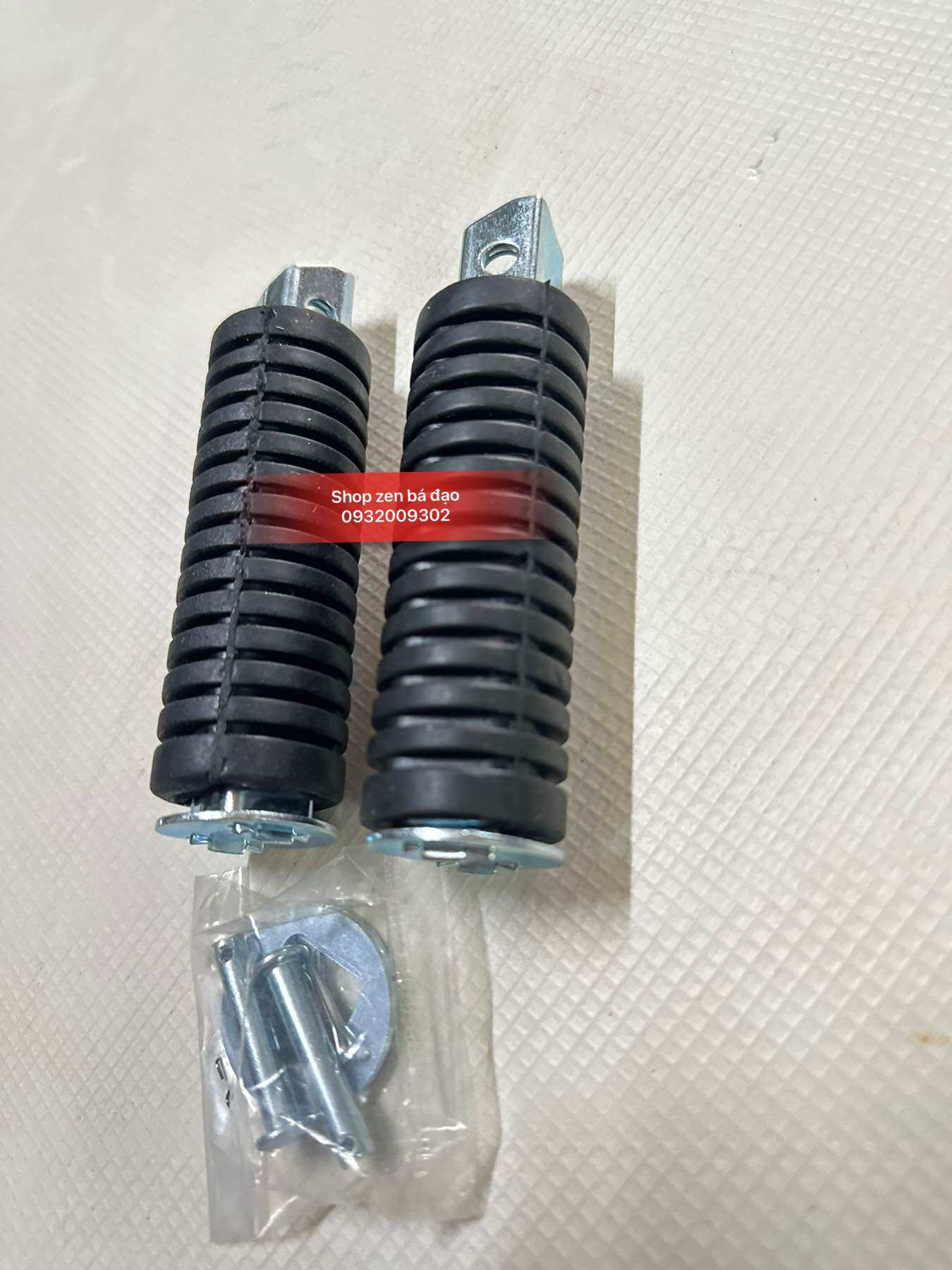 Cao su gác chân trước/ sau Win (1 cặp)