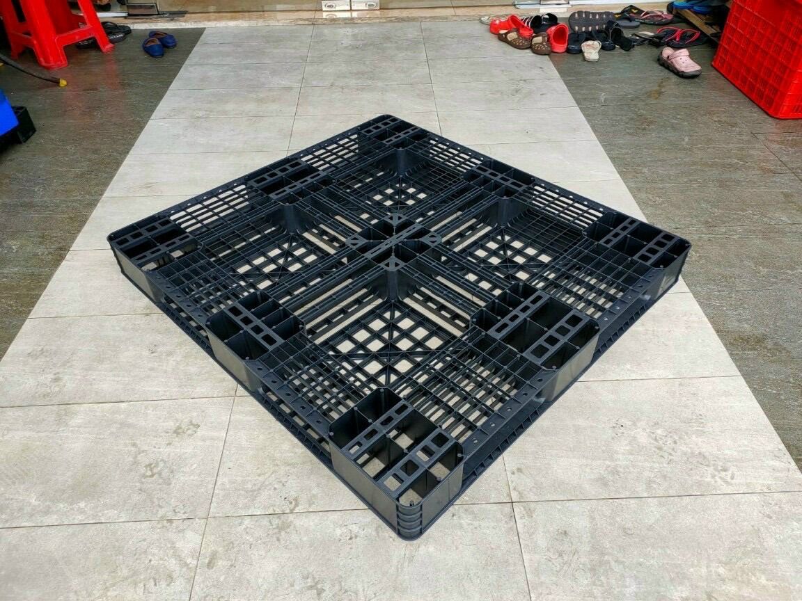 Pallet nhựa kê hàng xuất khẩu